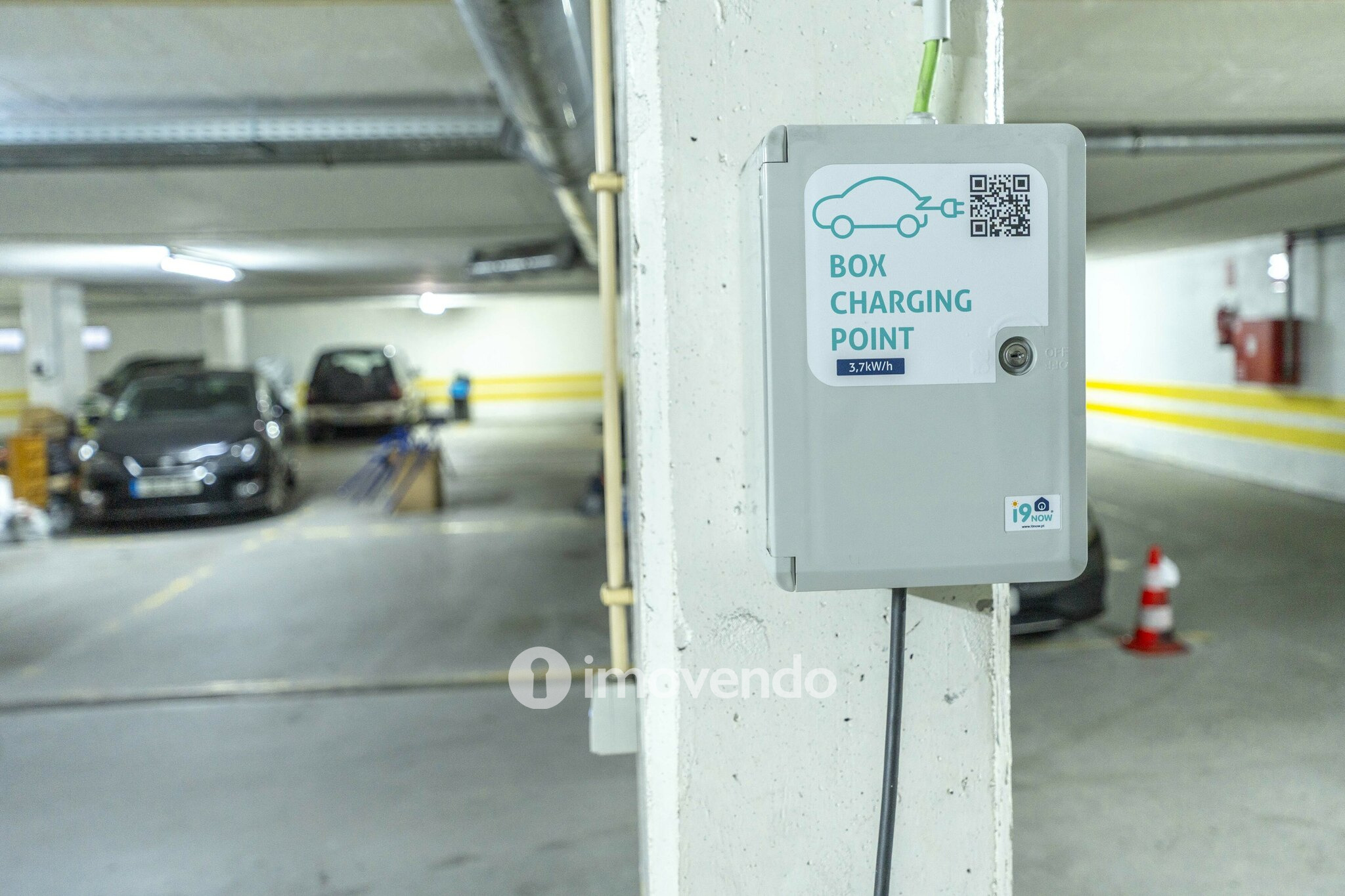 Apartamento T3 moderno, com estacionamento, na Foz do Douro