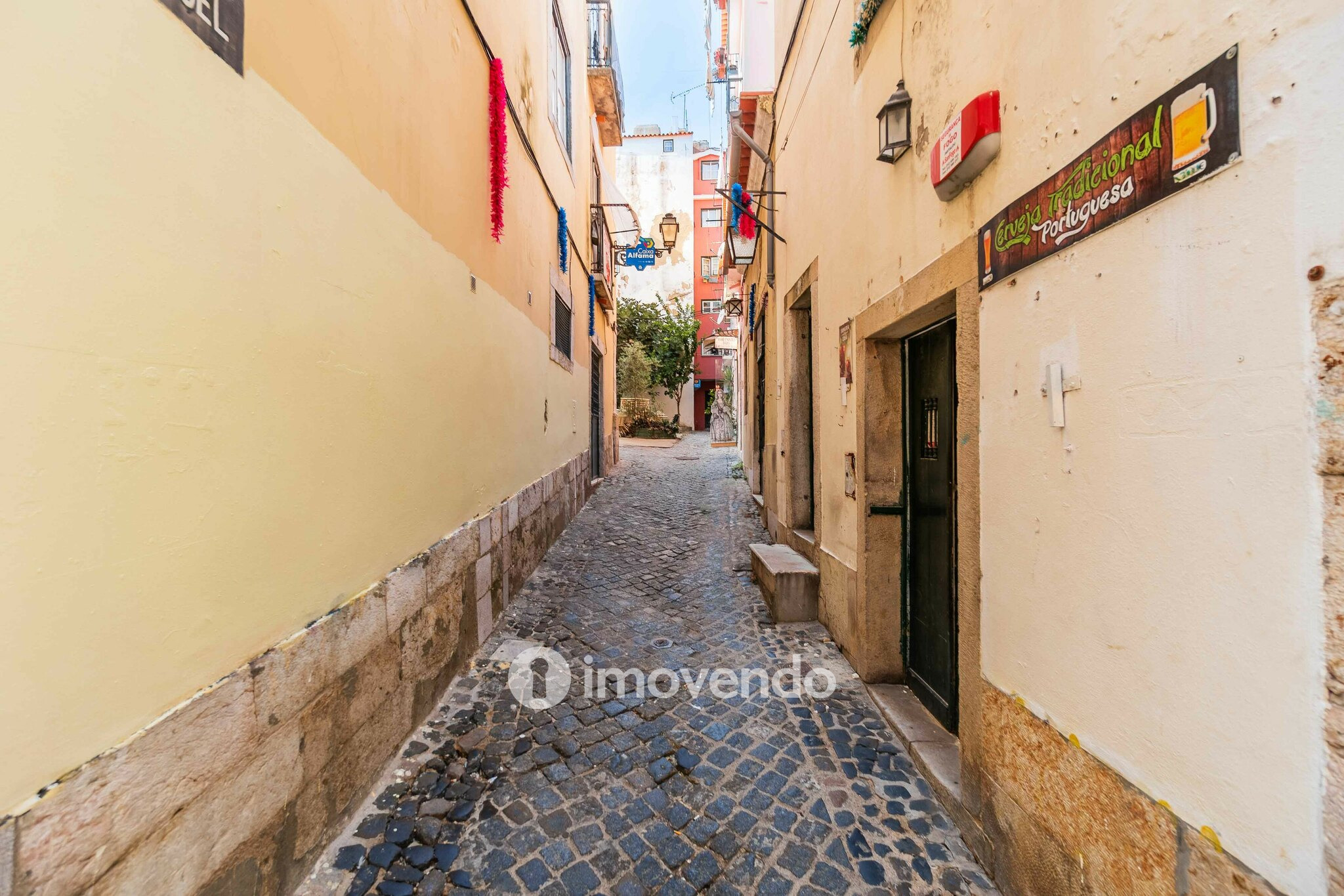 Apartamento T2 remodelado, no coração de Lisboa, em Alfama