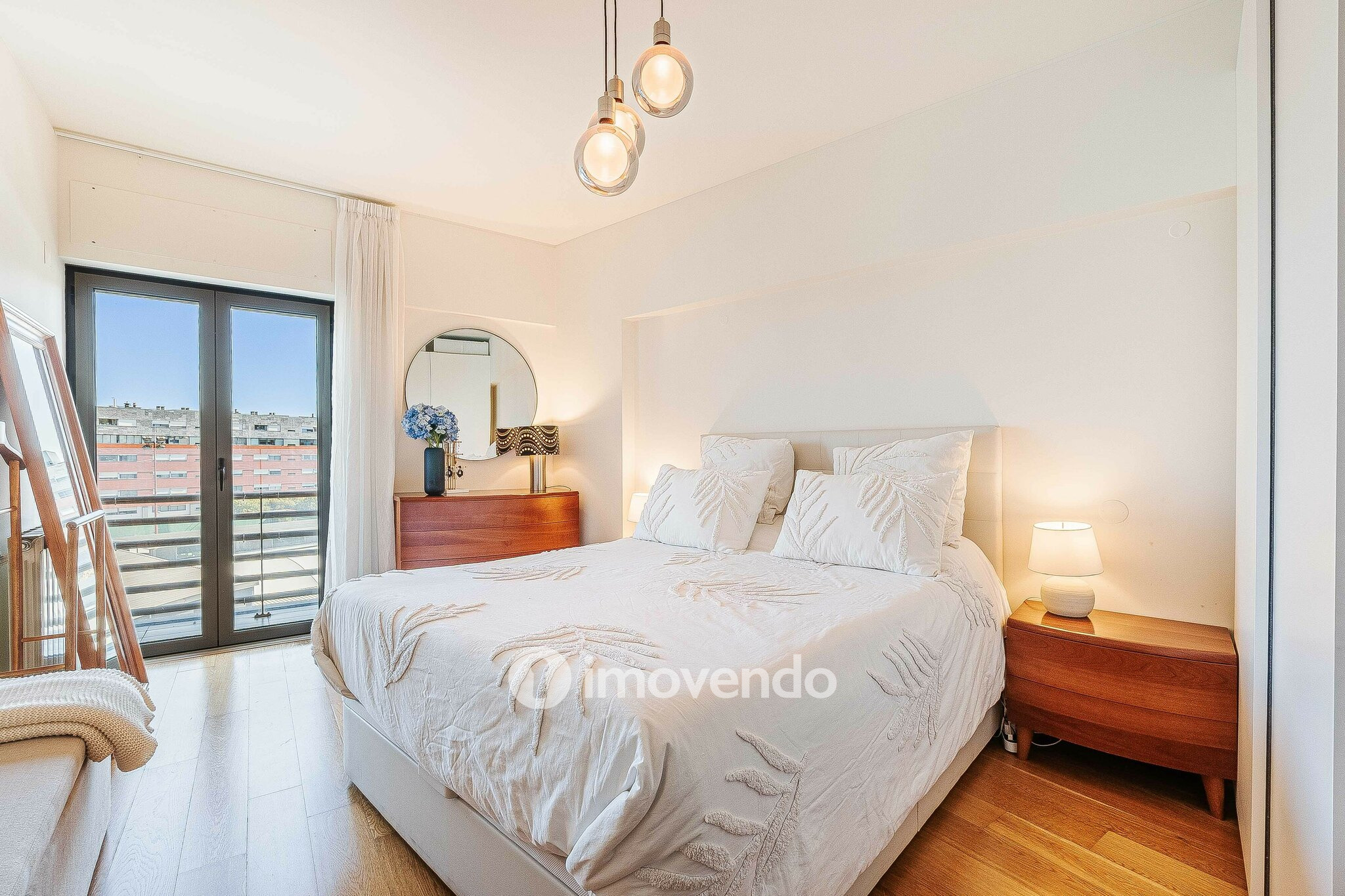 Apartamento T3 com estacionamento no Parque das Nações