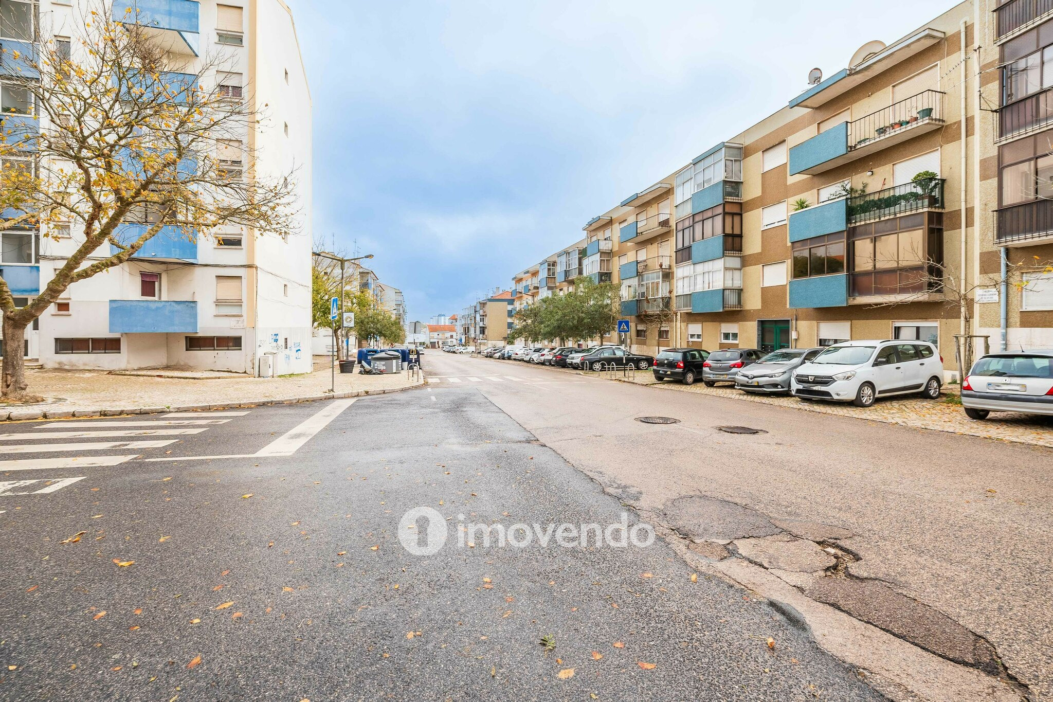 Apartamento T3+1, com áreas generosas, no Laranjeiro