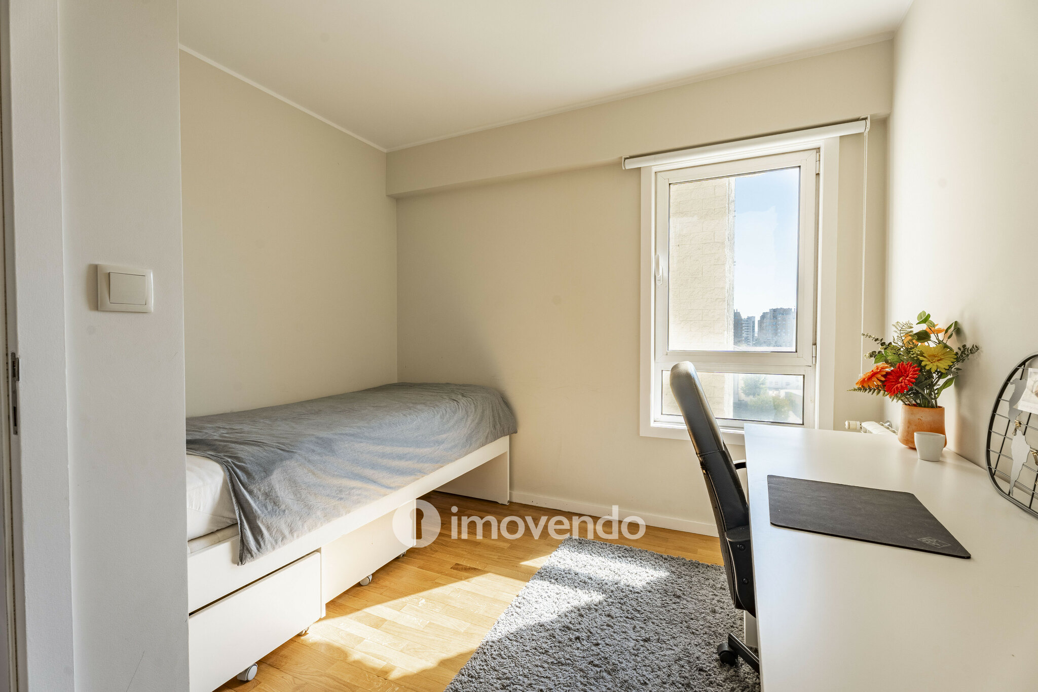 Apartamento T3 moderno, com estacionamento, na Foz do Douro