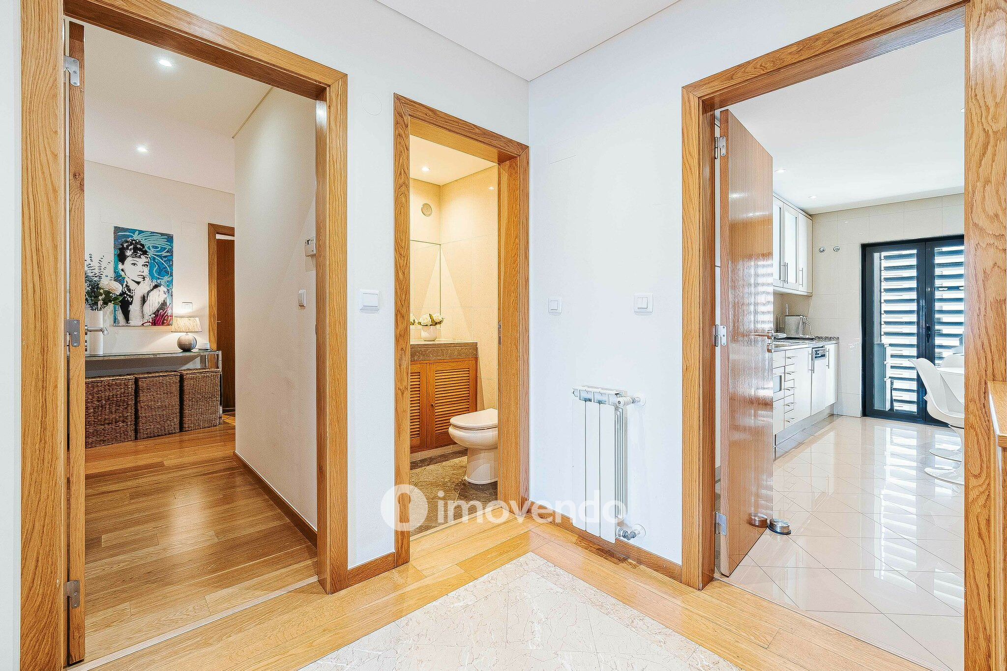 Apartamento T3 com estacionamento no Parque das Nações