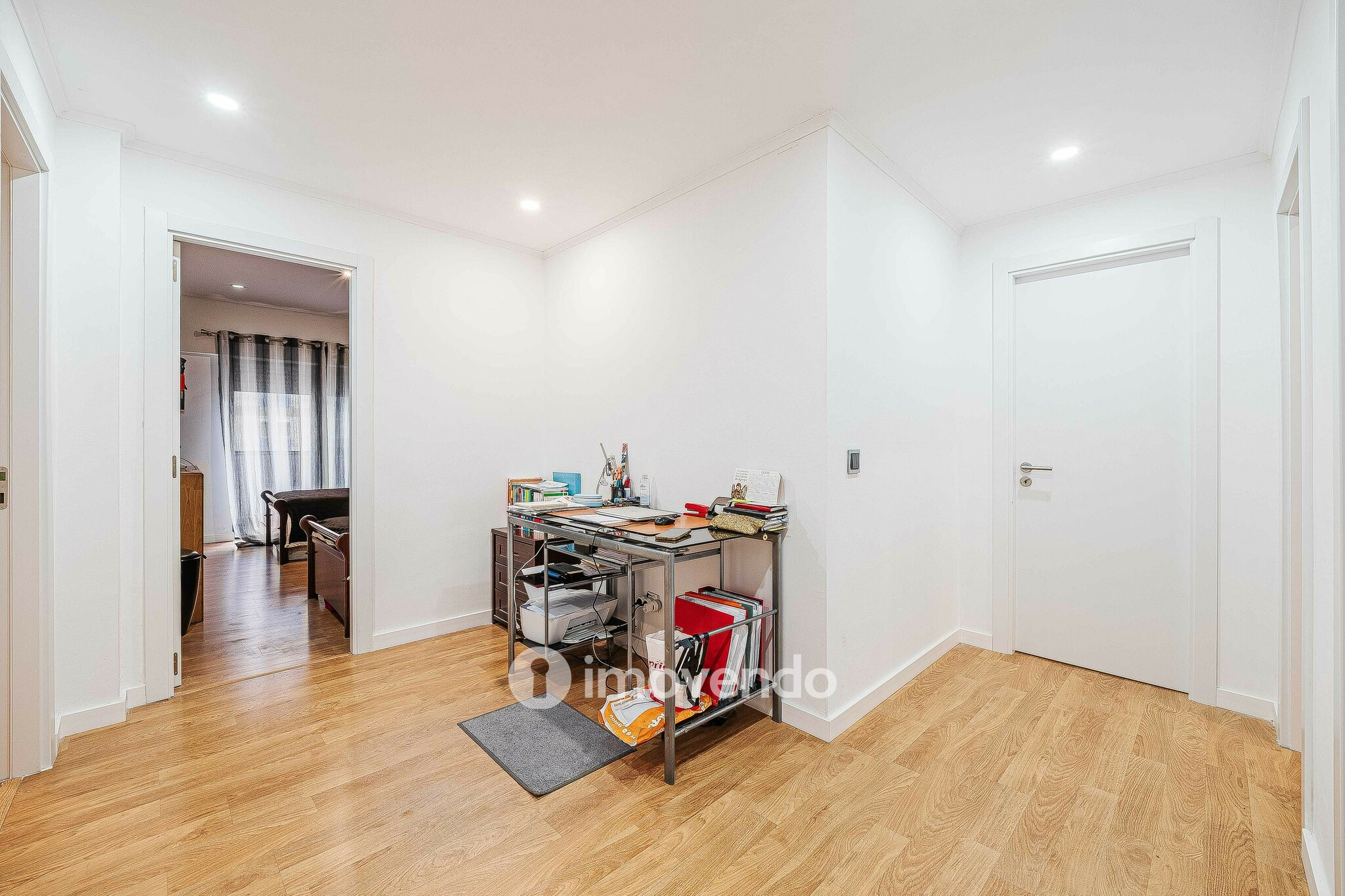 Apartamento T3+1, com áreas generosas, no Laranjeiro