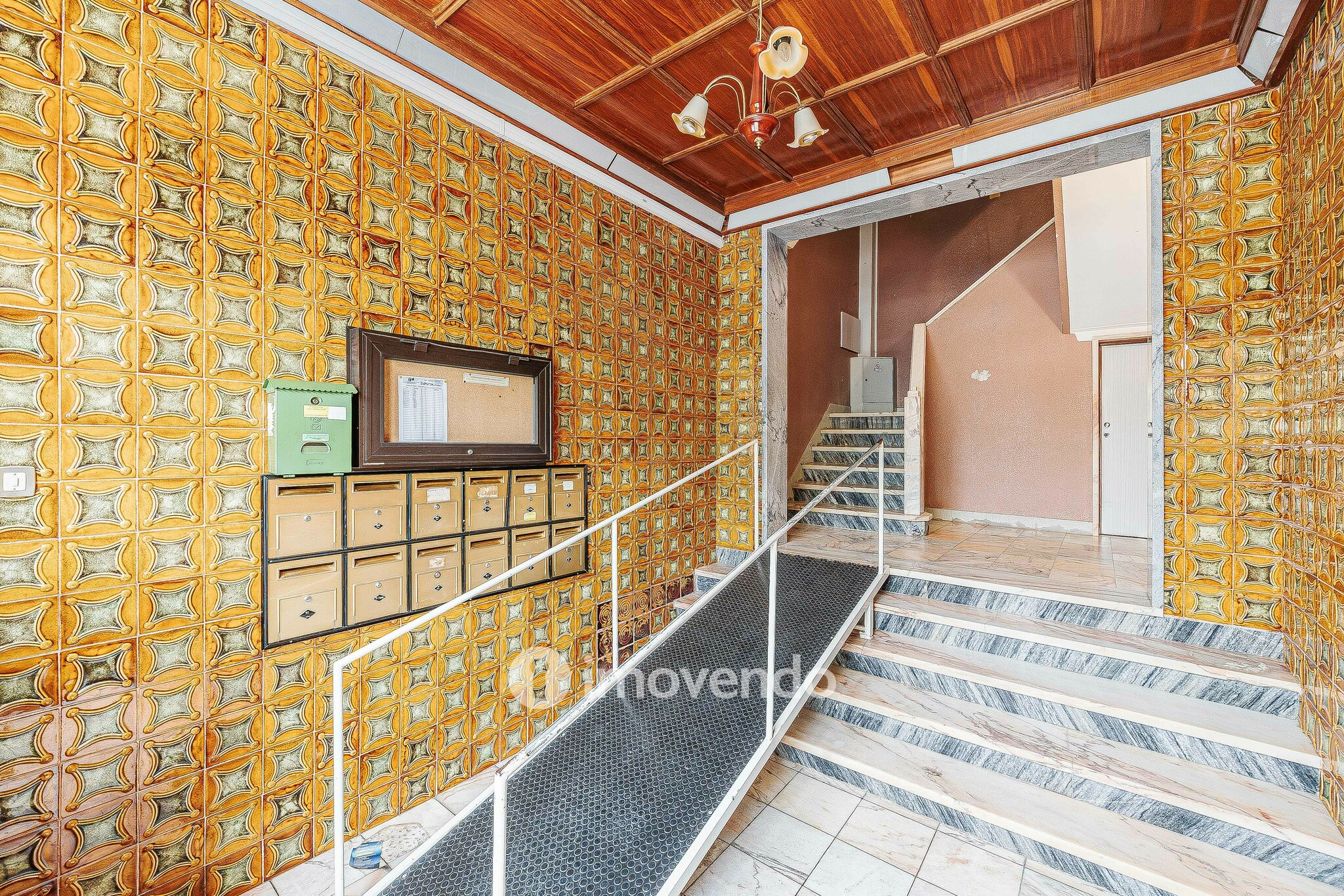 Apartamento T3+1, com áreas generosas, no Laranjeiro