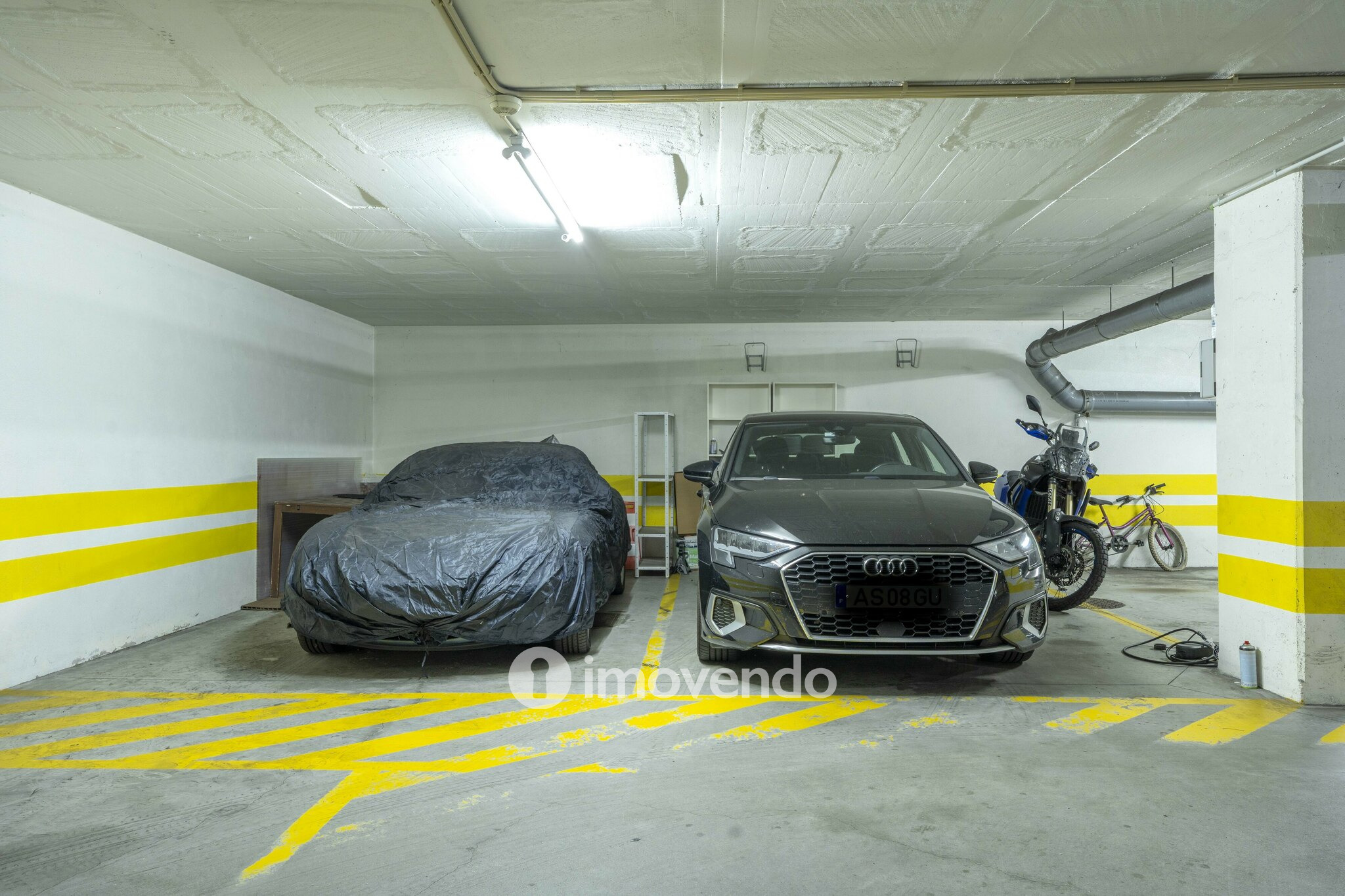 Apartamento T3 moderno, com estacionamento, na Foz do Douro
