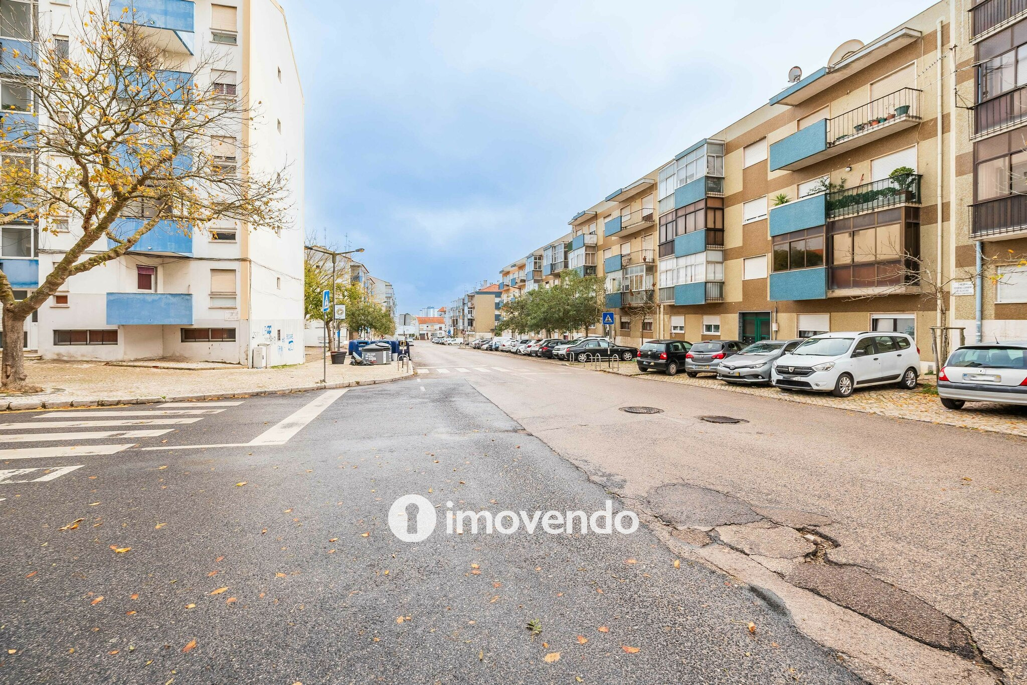 Apartamento T3+1, com áreas generosas, no Laranjeiro