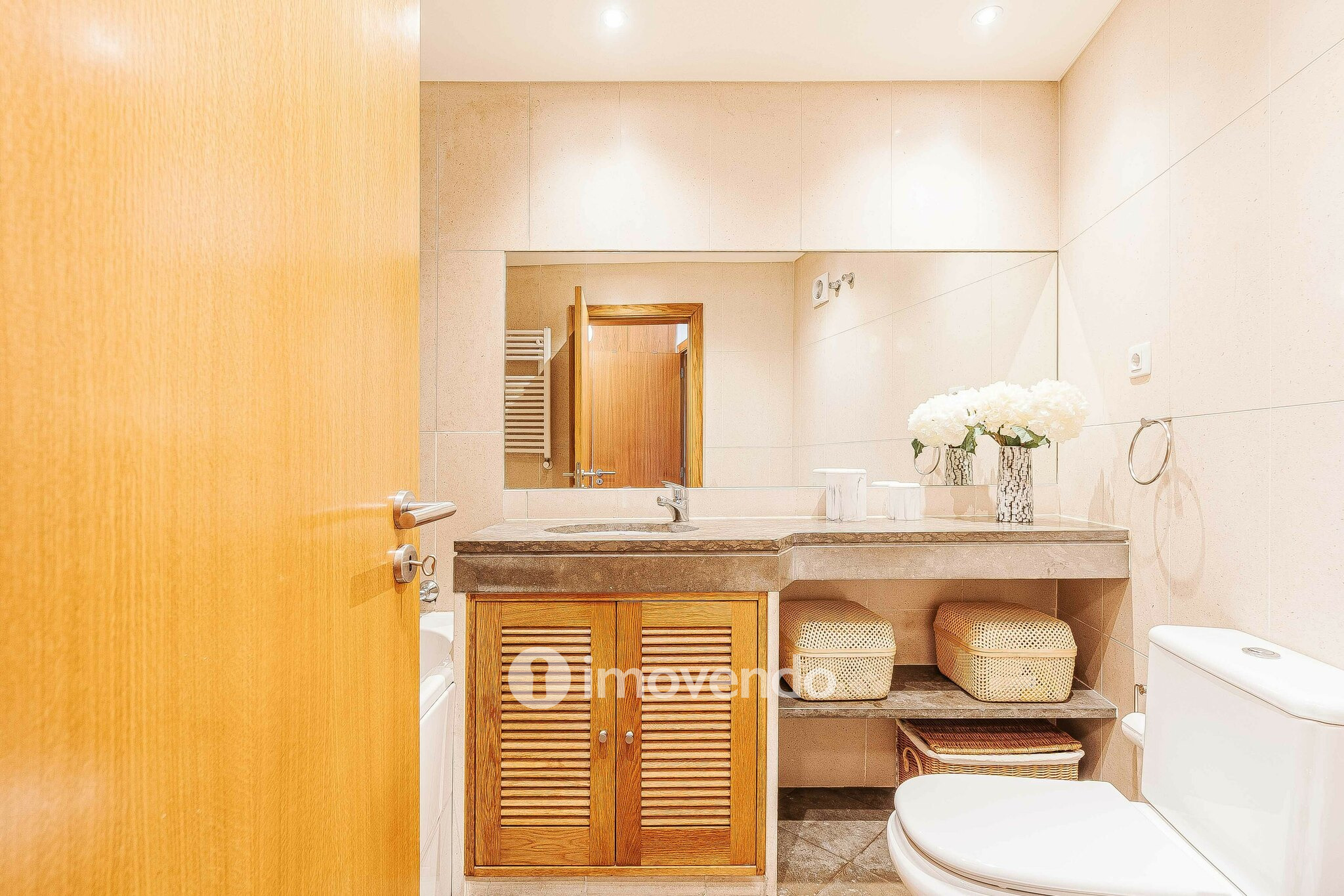 Apartamento T3 com estacionamento no Parque das Nações