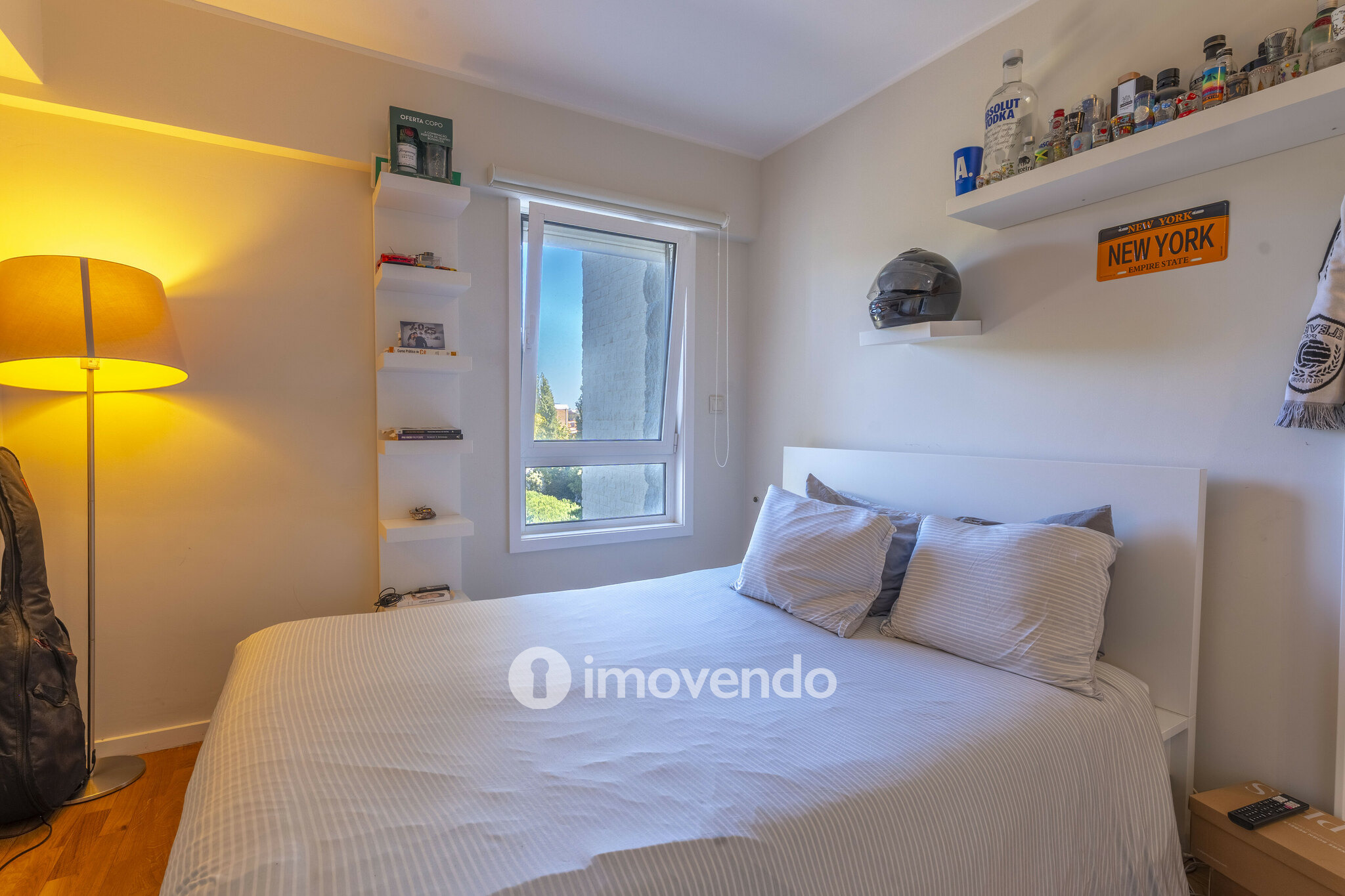 Apartamento T3 moderno, com estacionamento, na Foz do Douro