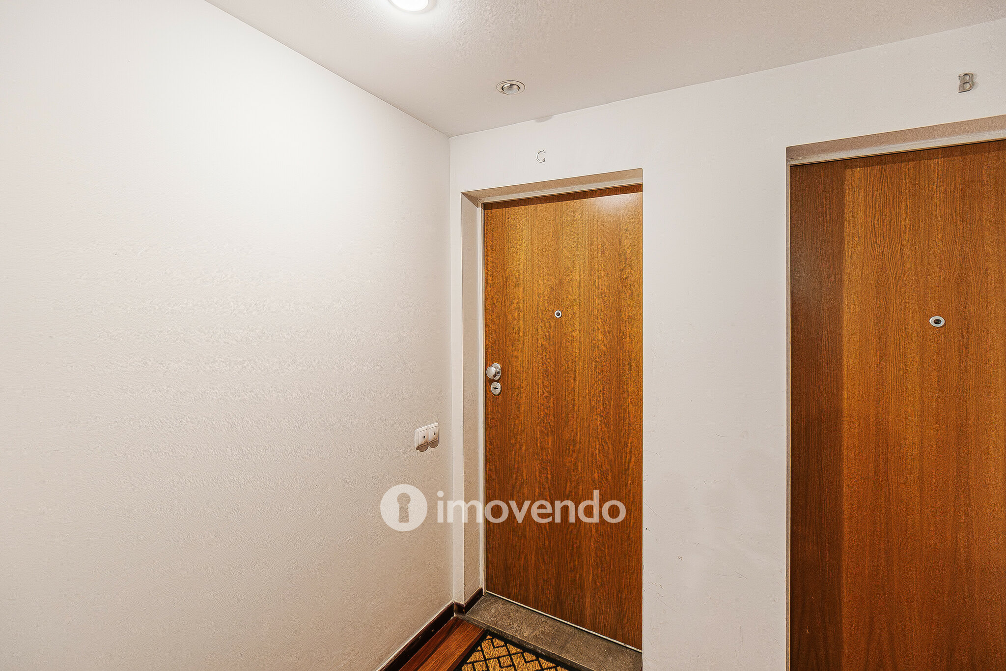 Apartamento T1 com estacionamento em Belém