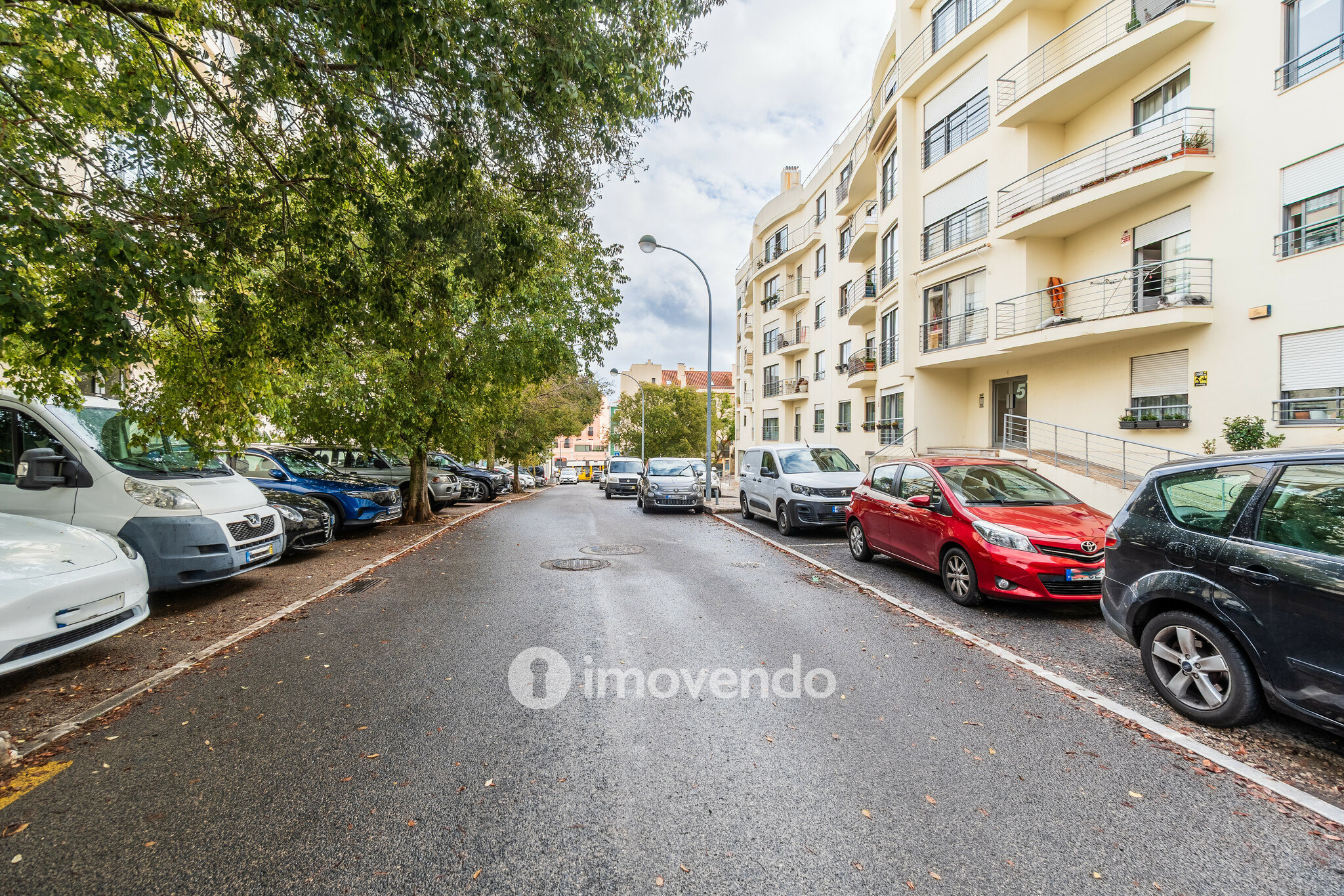 Apartamento T1 com estacionamento em Belém