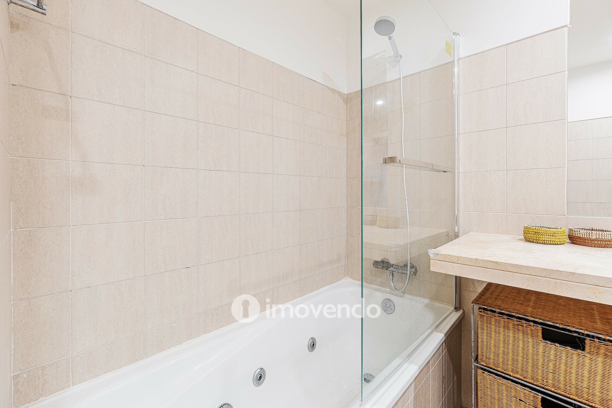 Apartamento T1 com estacionamento em Belém