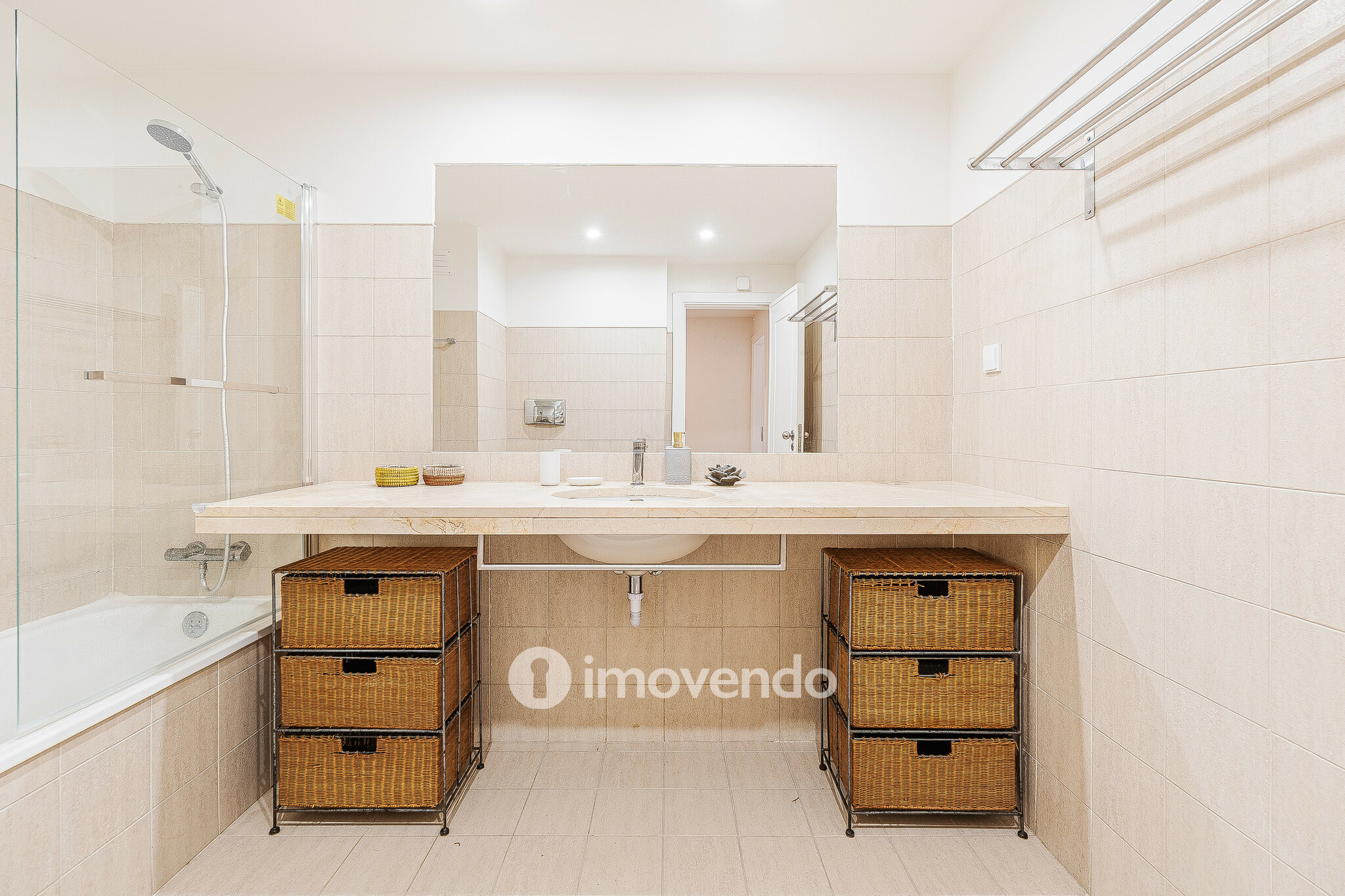 Apartamento T1 com estacionamento em Belém