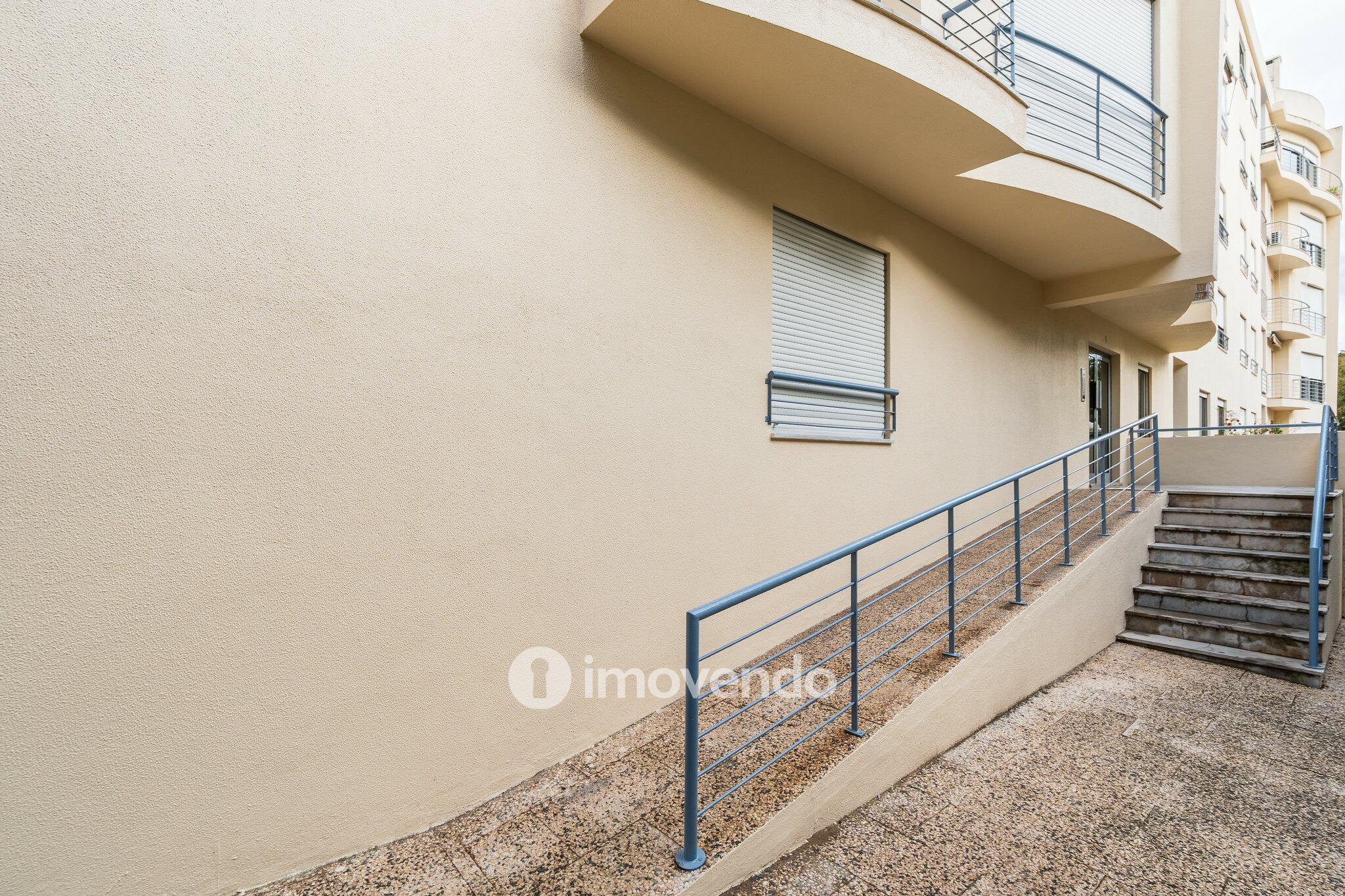 Apartamento T1 com estacionamento em Belém