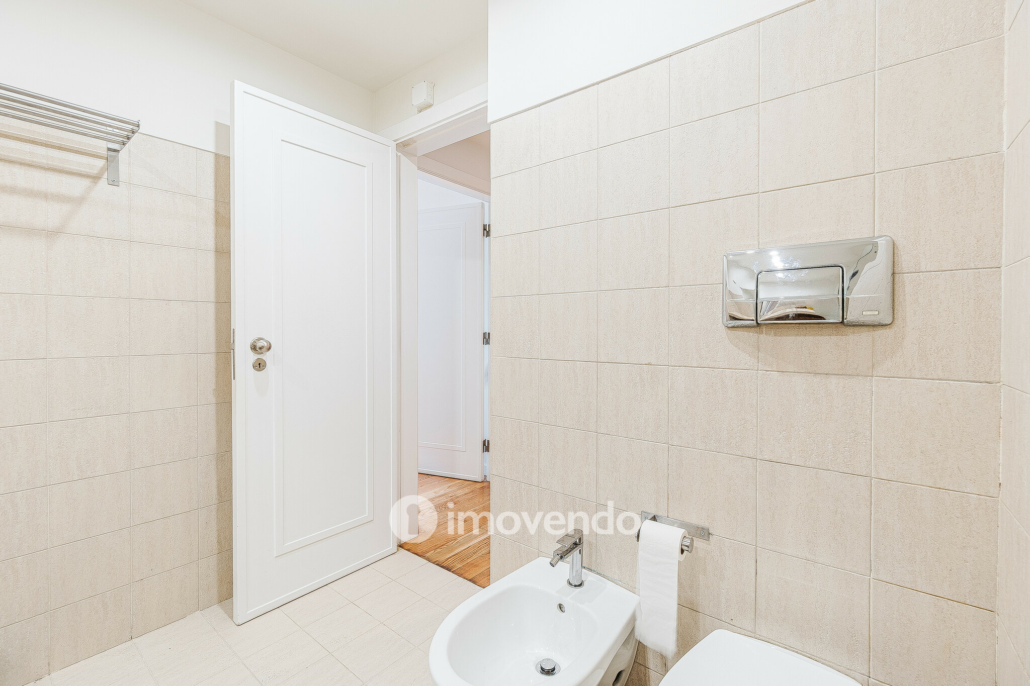 Apartamento T1 com estacionamento em Belém