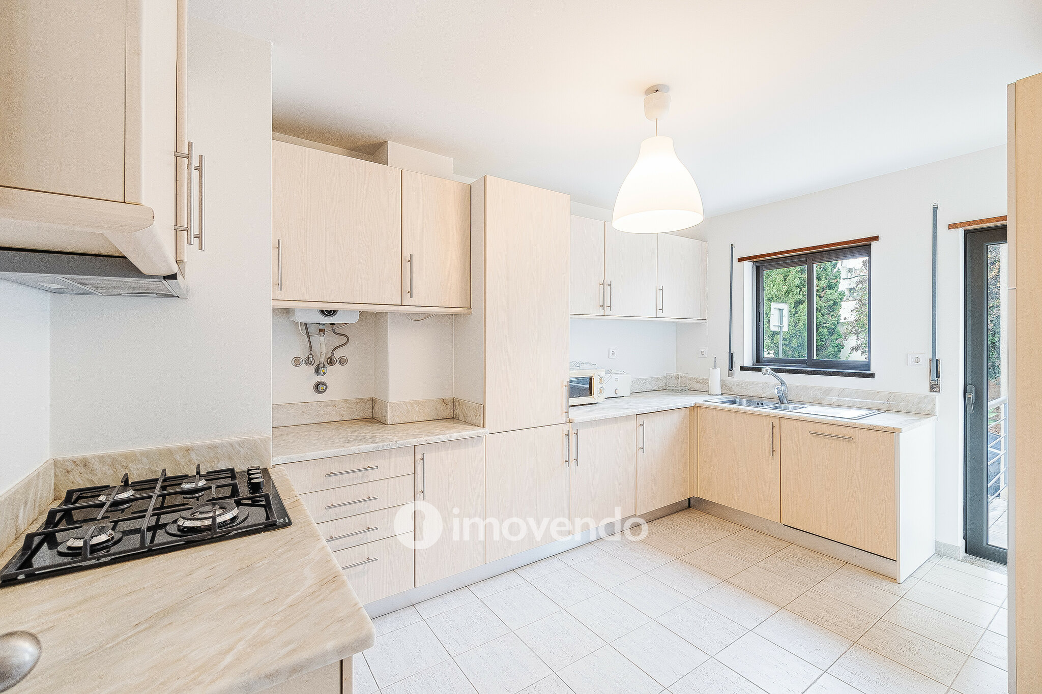 Apartamento T1 com estacionamento em Belém