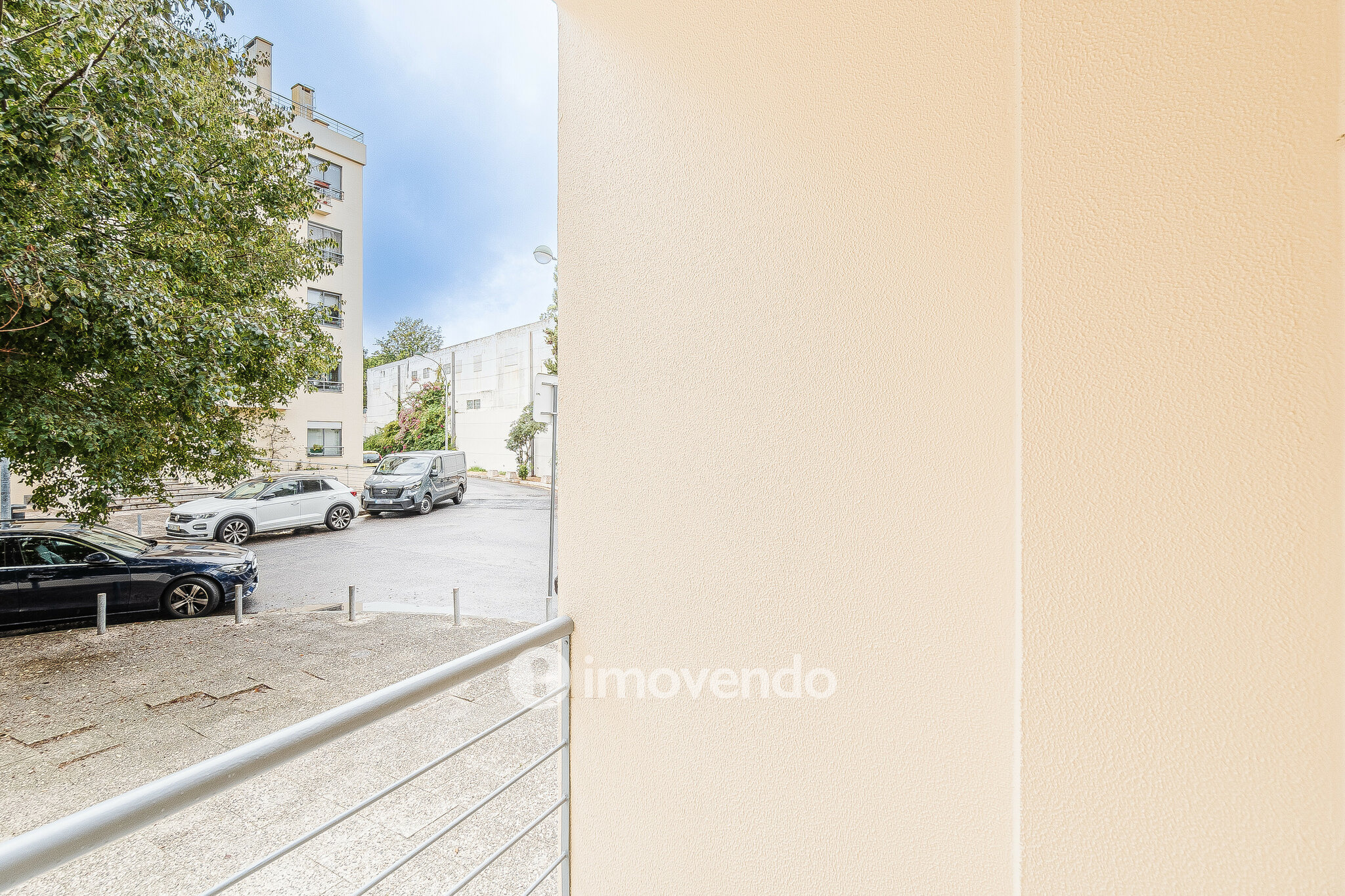 Apartamento T1 com estacionamento em Belém