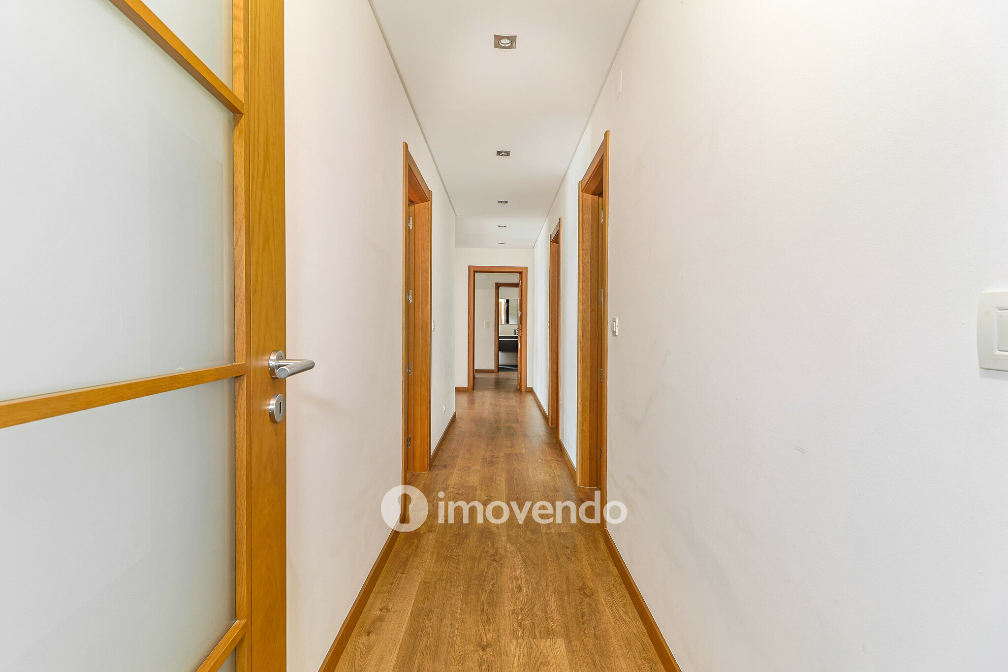 Apartamento T4 com garagem, nos Terraços da Ponte, em Sacavém