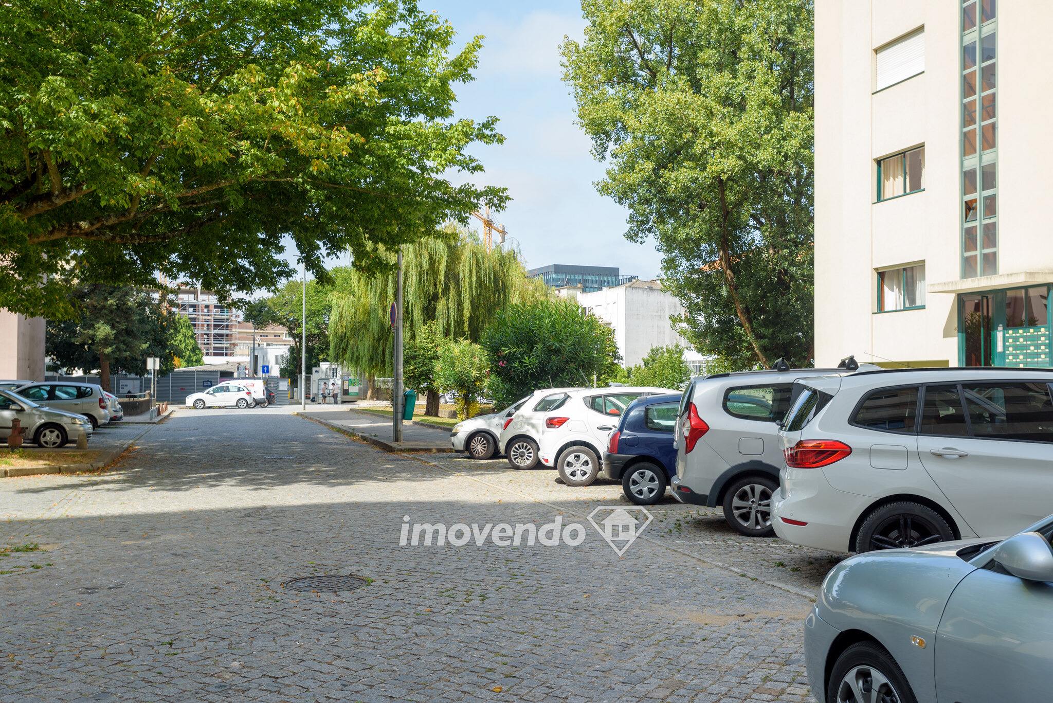 Apartamento T3 pronto a habitar, com estacionamento, no Porto