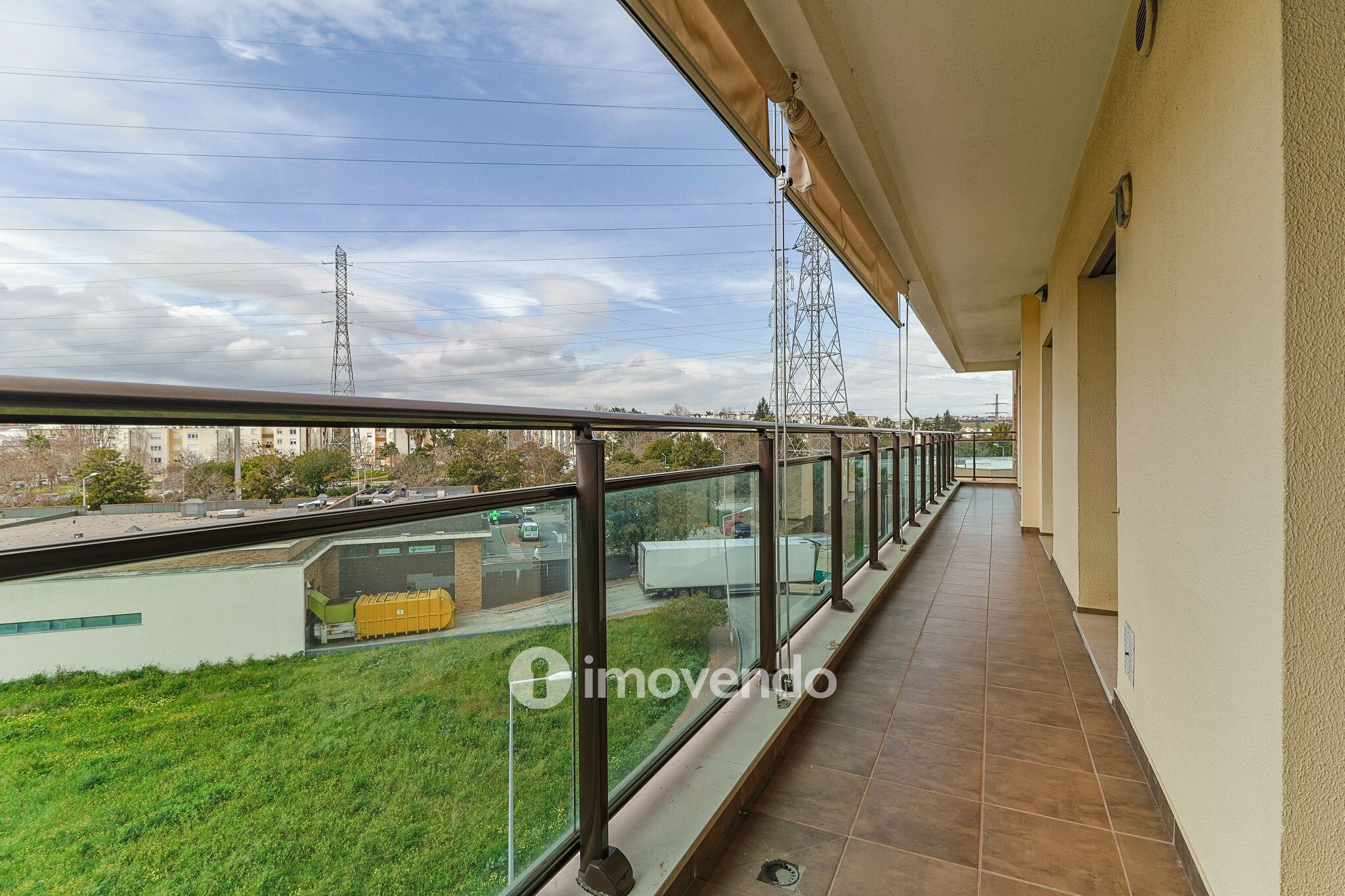 Apartamento T4 com garagem, nos Terraços da Ponte, em Sacavém