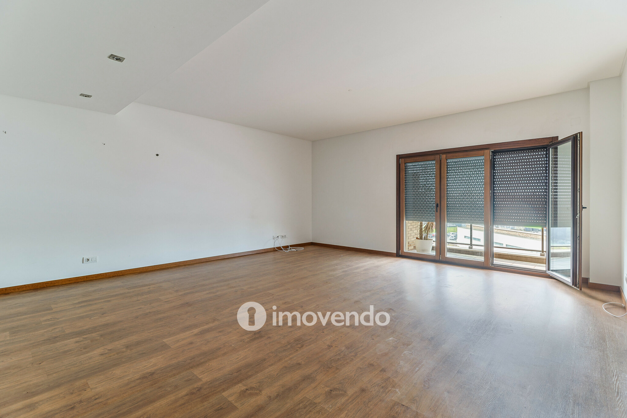 Apartamento T4 com garagem, nos Terraços da Ponte, em Sacavém
