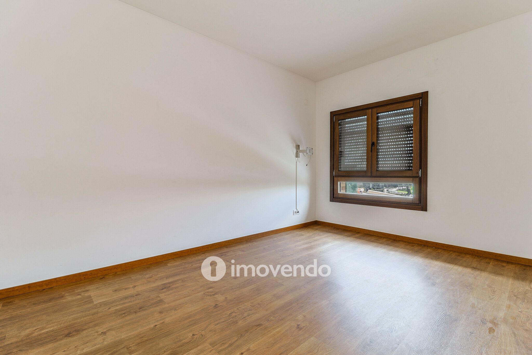 Apartamento T4 com garagem, nos Terraços da Ponte, em Sacavém
