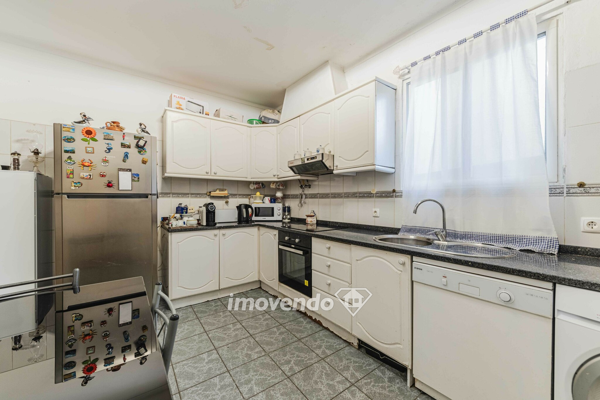 Moradia isolada T4+1 com garagem e jardim, em Albarraque, Sintra