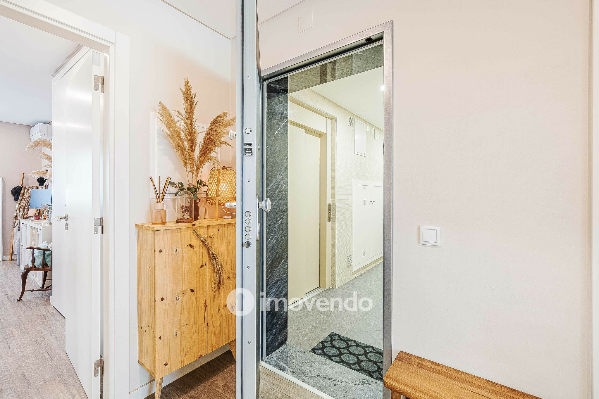 Apartamento T2+1 moderno, próximo da praia, na Charneca da Caparica