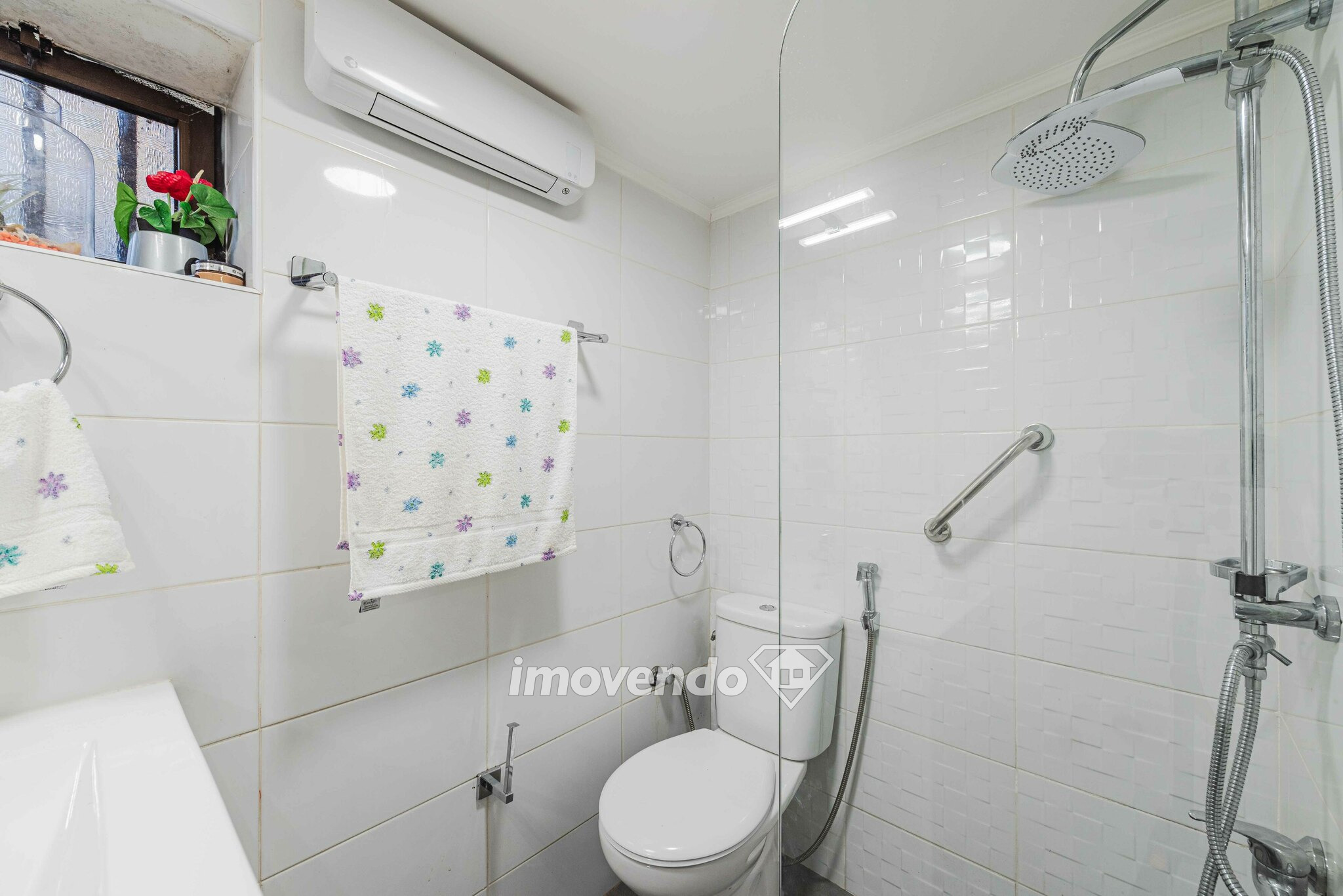 Moradia isolada T4+1 com garagem e jardim, em Albarraque, Sintra