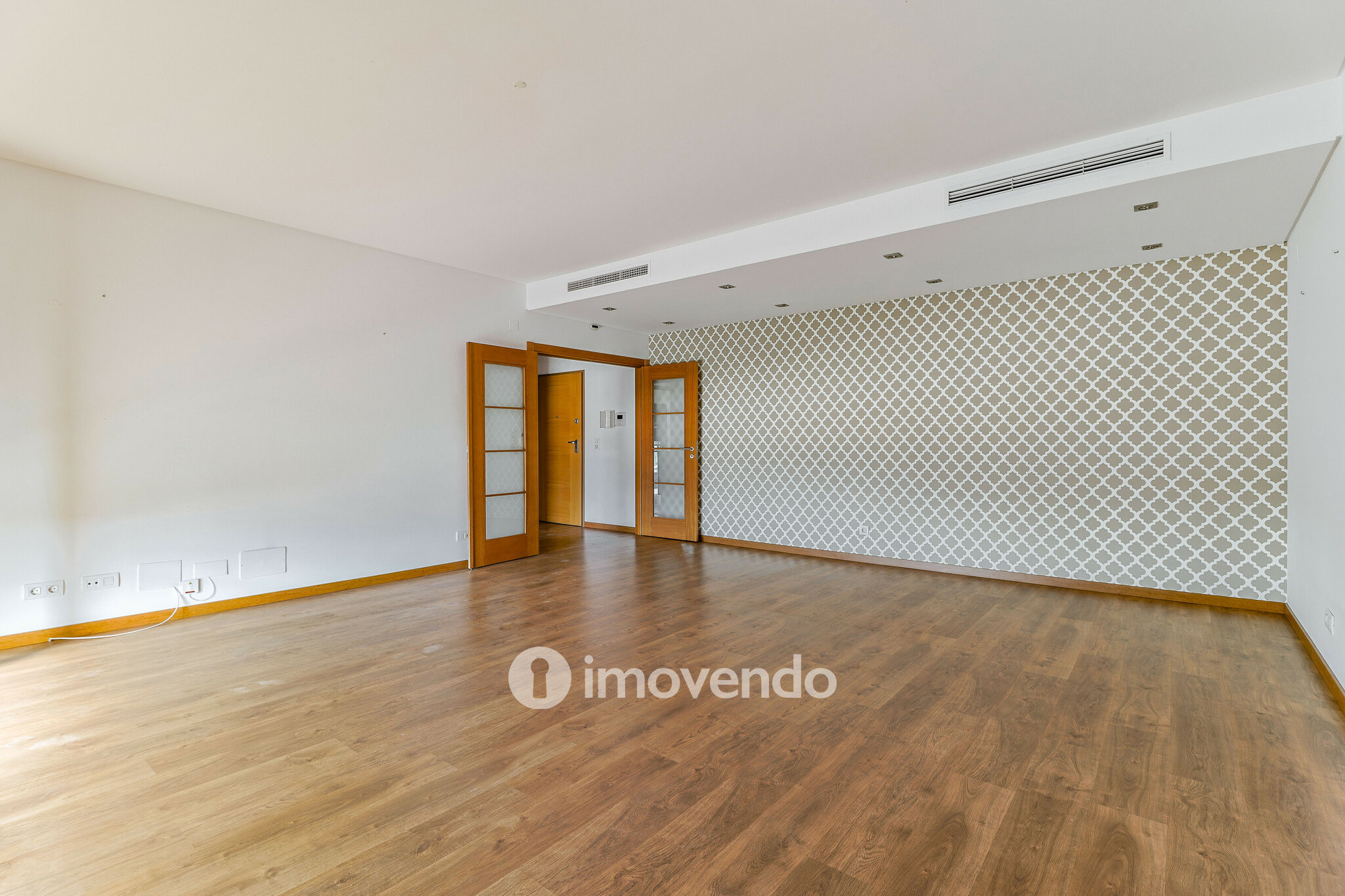 Apartamento T4 com garagem, nos Terraços da Ponte, em Sacavém