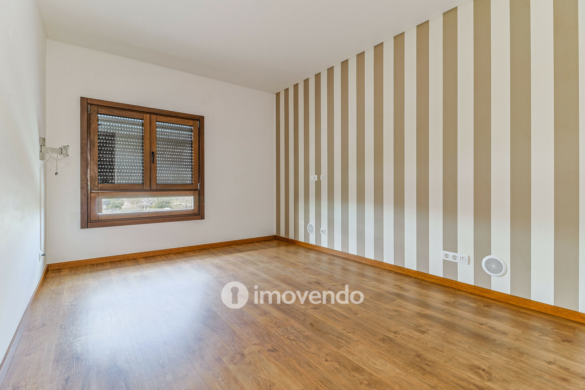 Apartamento T4 com garagem, nos Terraços da Ponte, em Sacavém