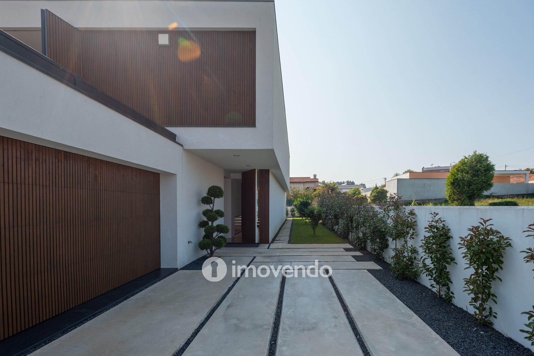 Moradia de luxo T3+1, com garagem e piscina, em São Felix da Marinha