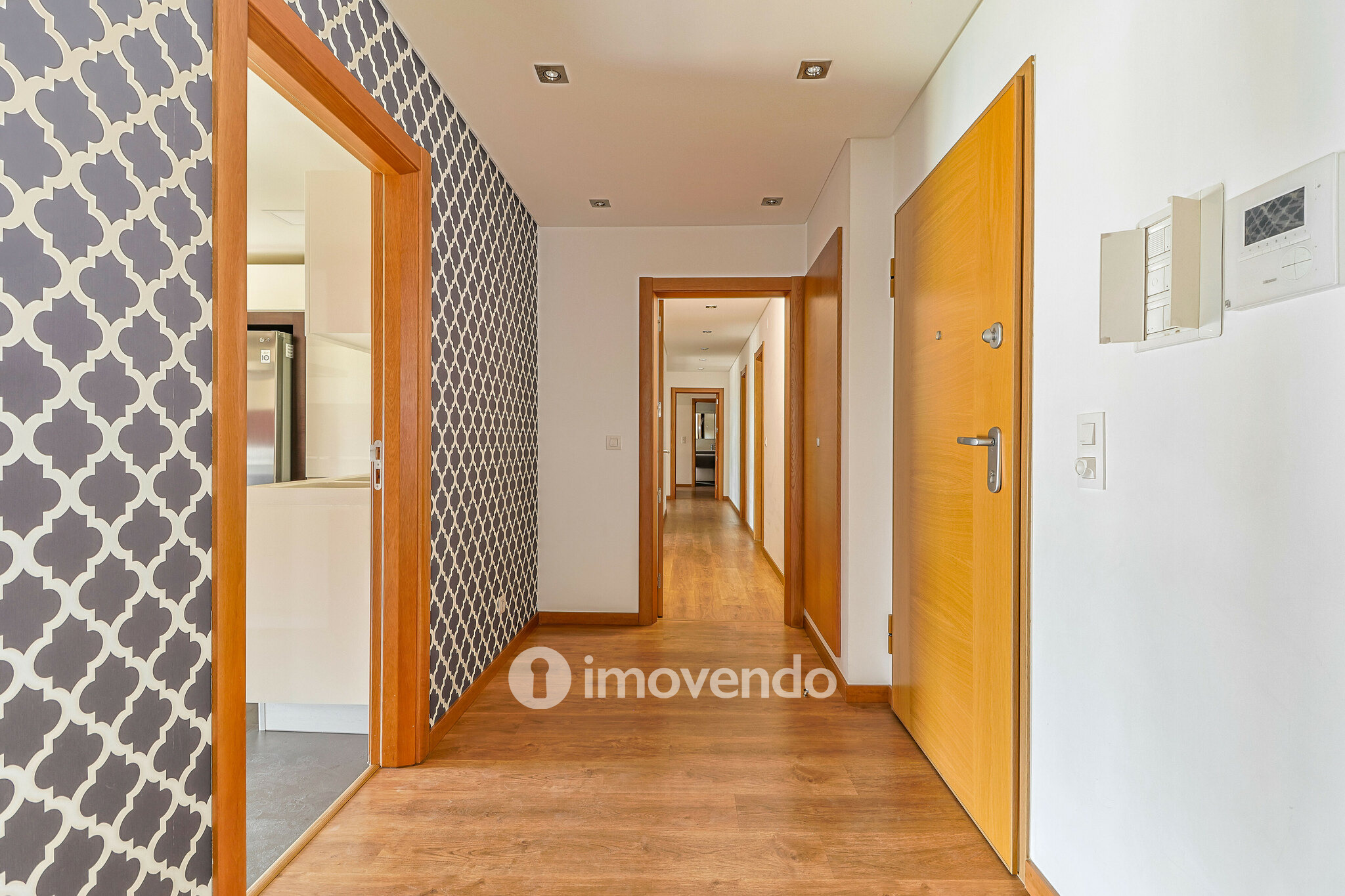 Apartamento T4 com garagem, nos Terraços da Ponte, em Sacavém