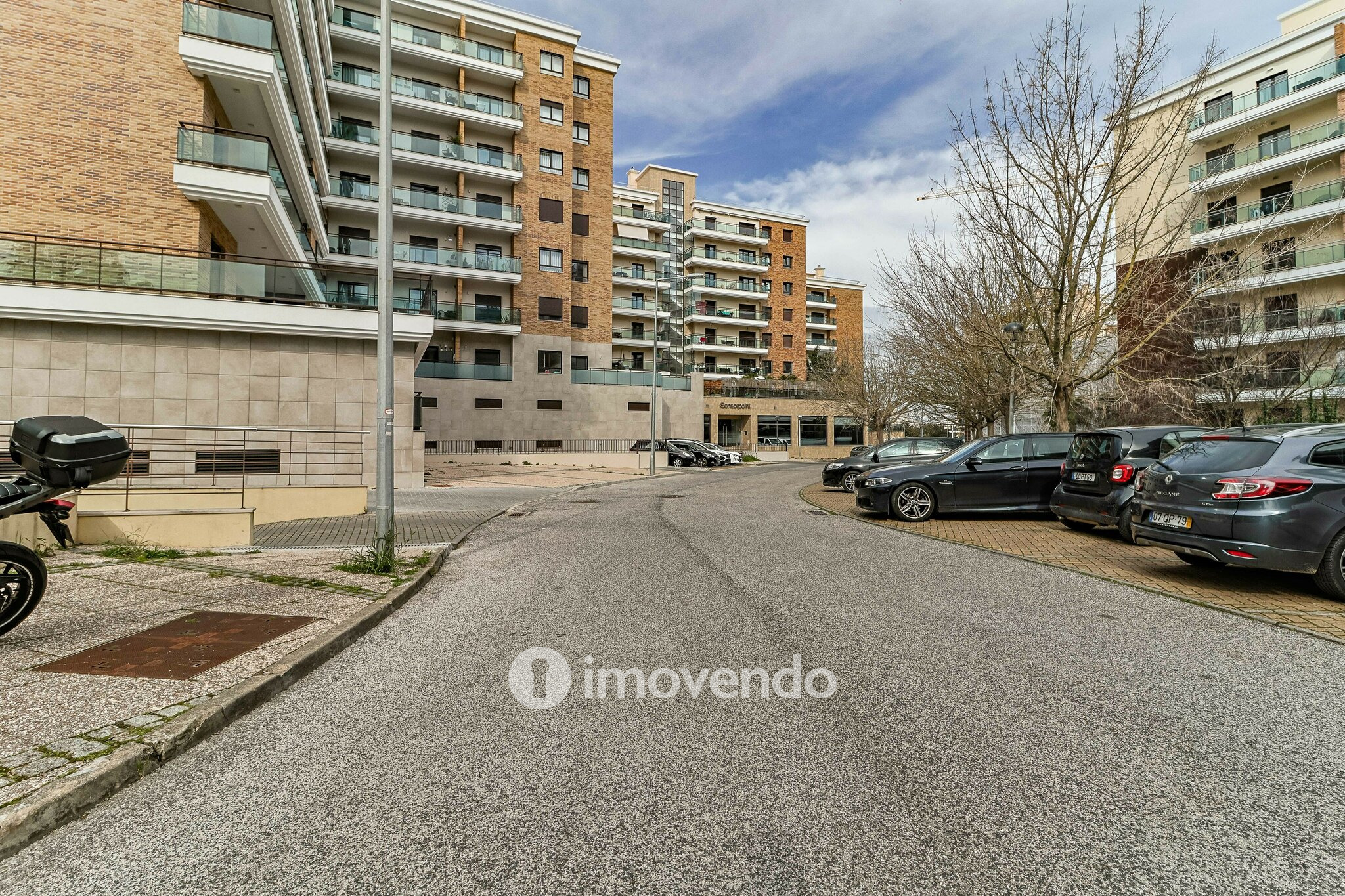 Apartamento T4 com garagem, nos Terraços da Ponte, em Sacavém