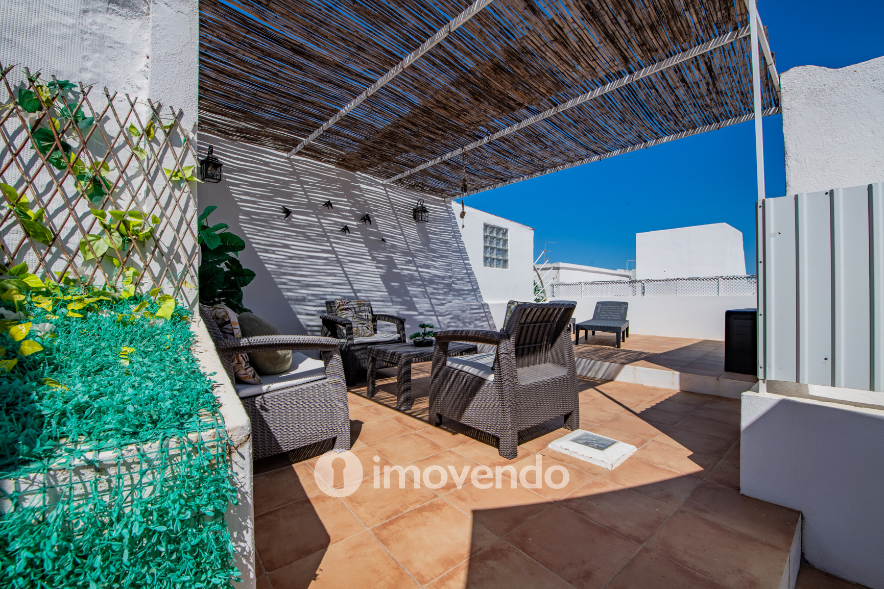 Moradia T1 remodelada, com licença AL ativa, em Olhão