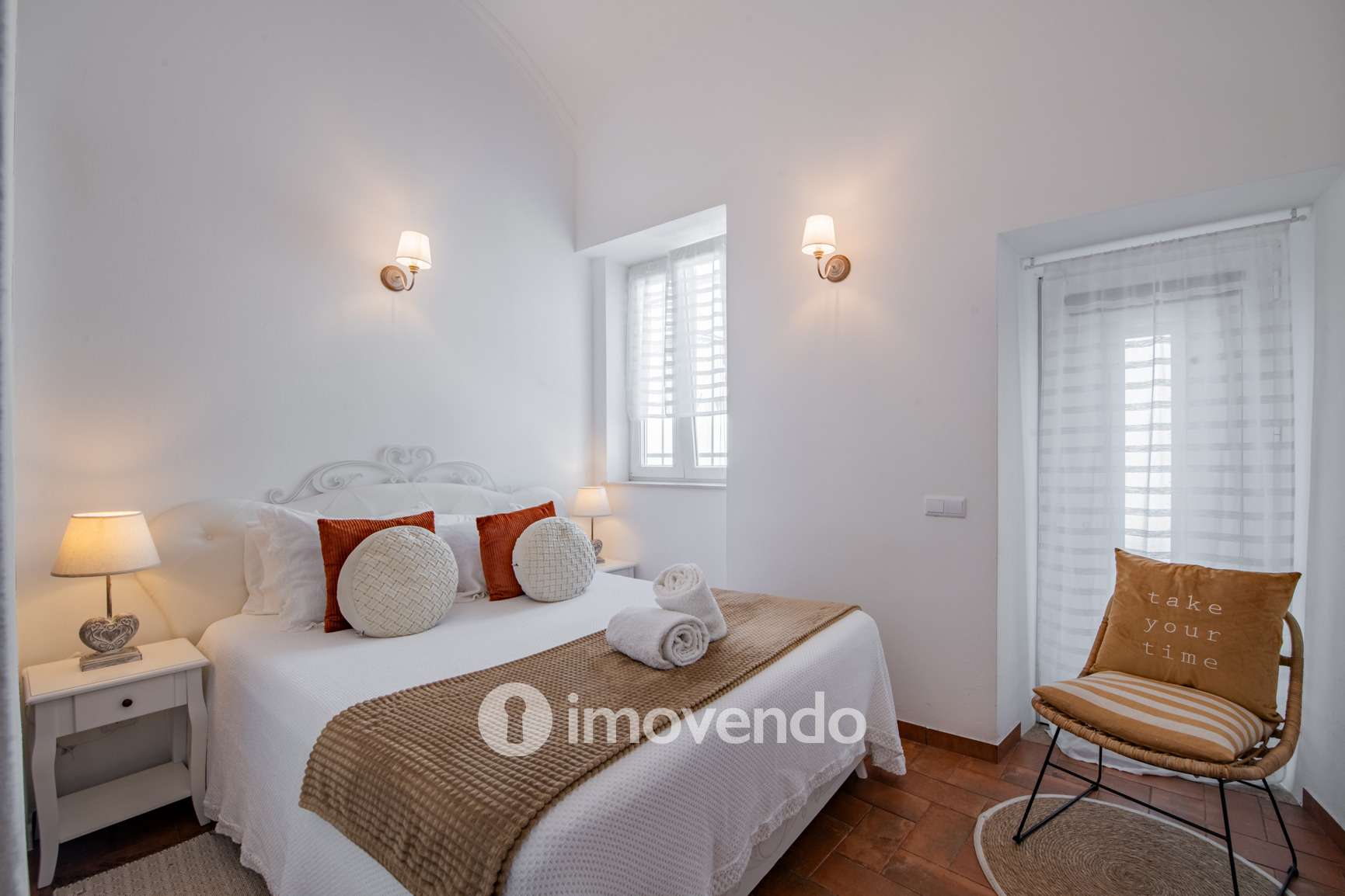 Moradia T1 remodelada, com licença AL ativa, em Olhão