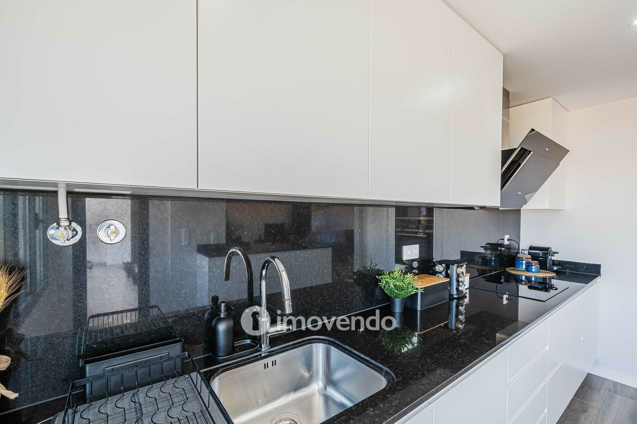Apartamento T3 exclusivo, com cozinha equipada e garagem, no Montijo