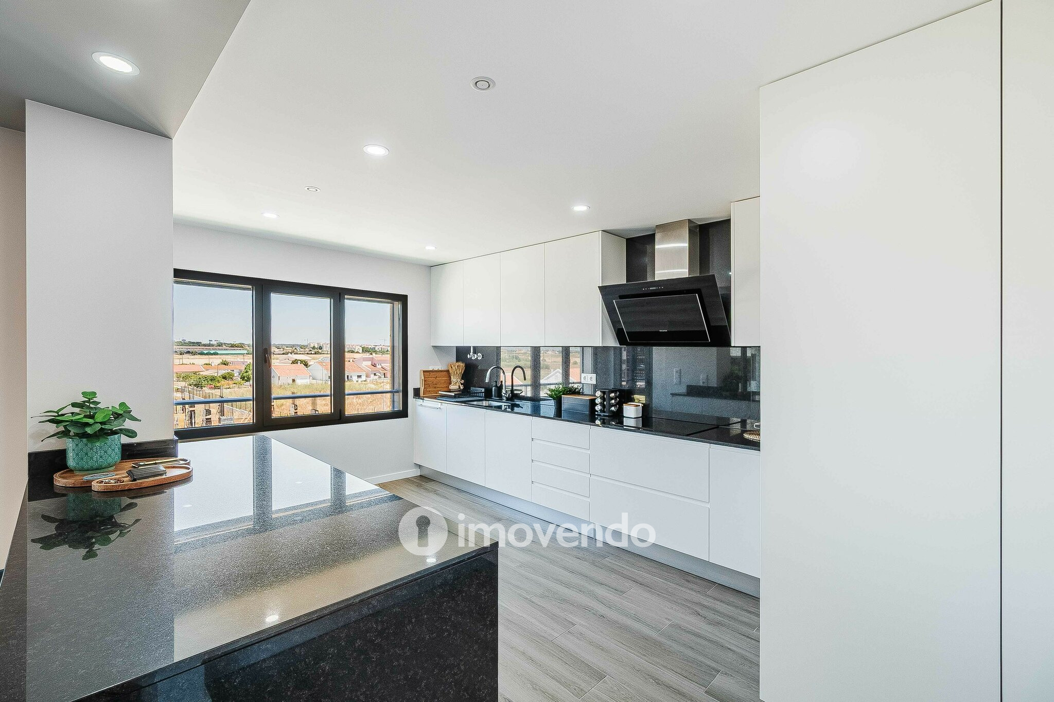 Apartamento T3 exclusivo, com cozinha equipada e garagem, no Montijo
