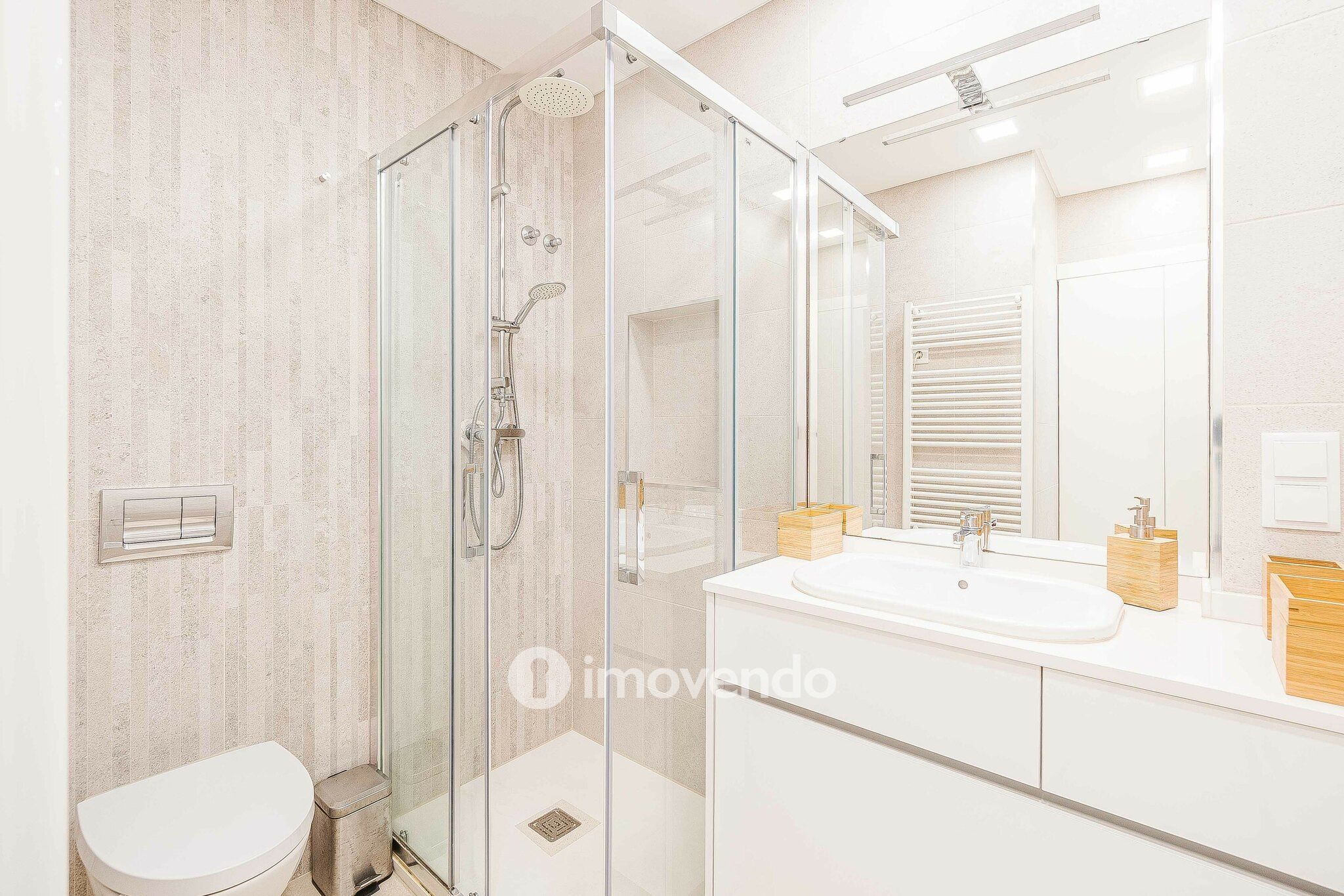 Apartamento T1, totalmente remodelado, na Venda Nova, Amadora