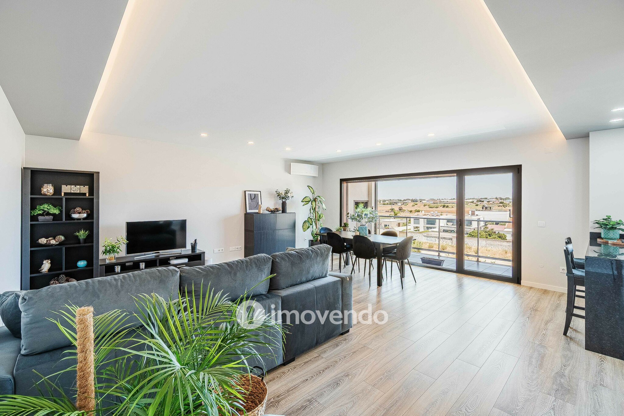 Apartamento T3 exclusivo, com cozinha equipada e garagem, no Montijo