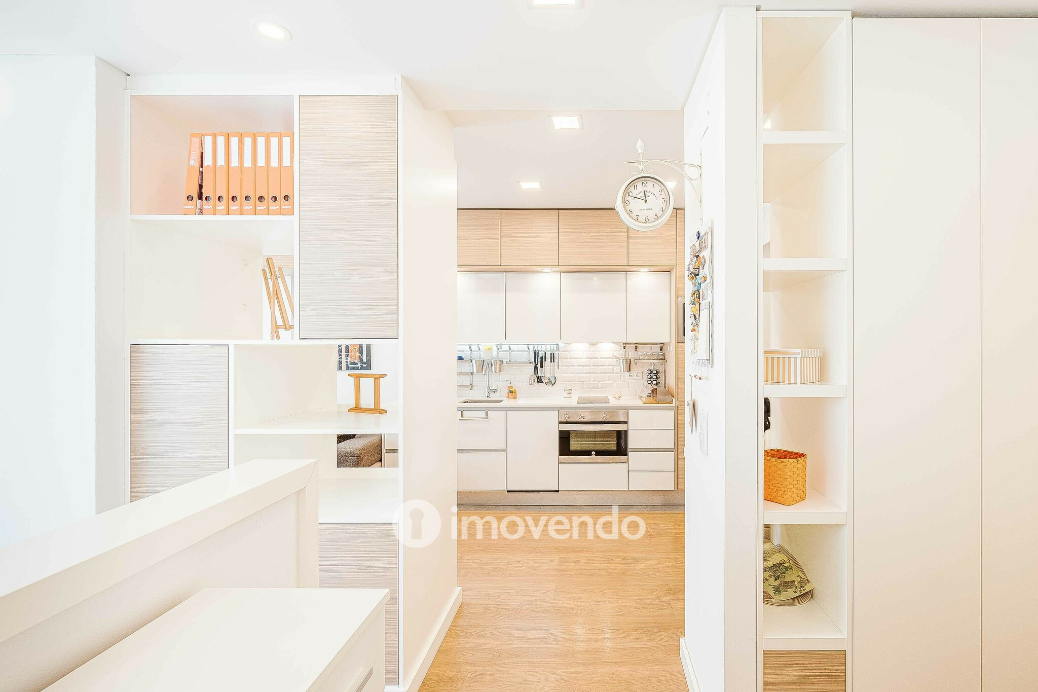 Apartamento T1, totalmente remodelado, na Venda Nova, Amadora