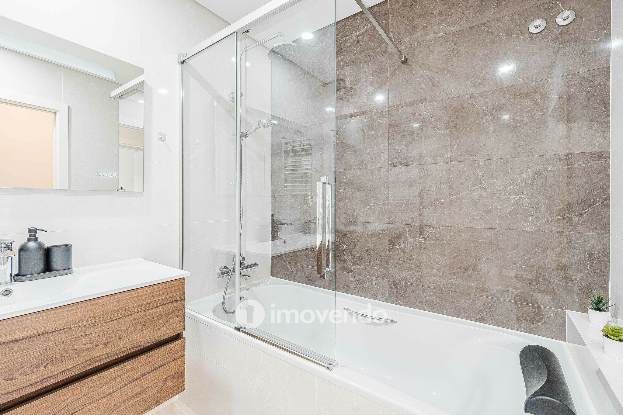 Apartamento T3 exclusivo, com cozinha equipada e garagem, no Montijo
