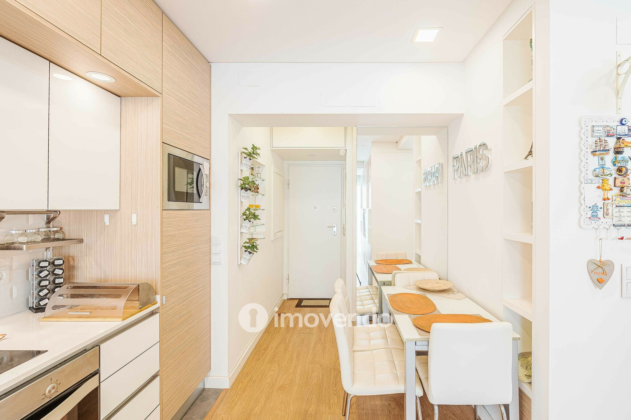 Apartamento T1, totalmente remodelado, na Venda Nova, Amadora