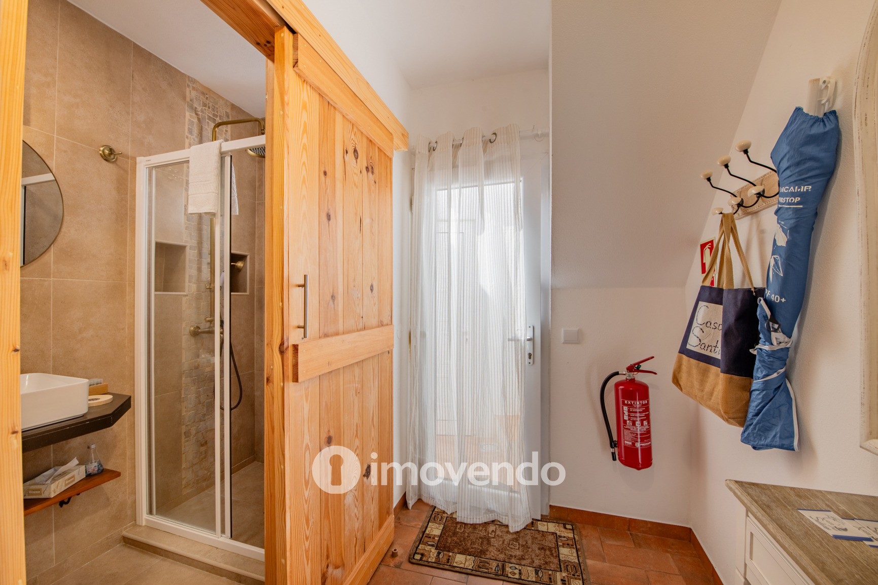 Moradia T1 remodelada, com licença AL ativa, em Olhão