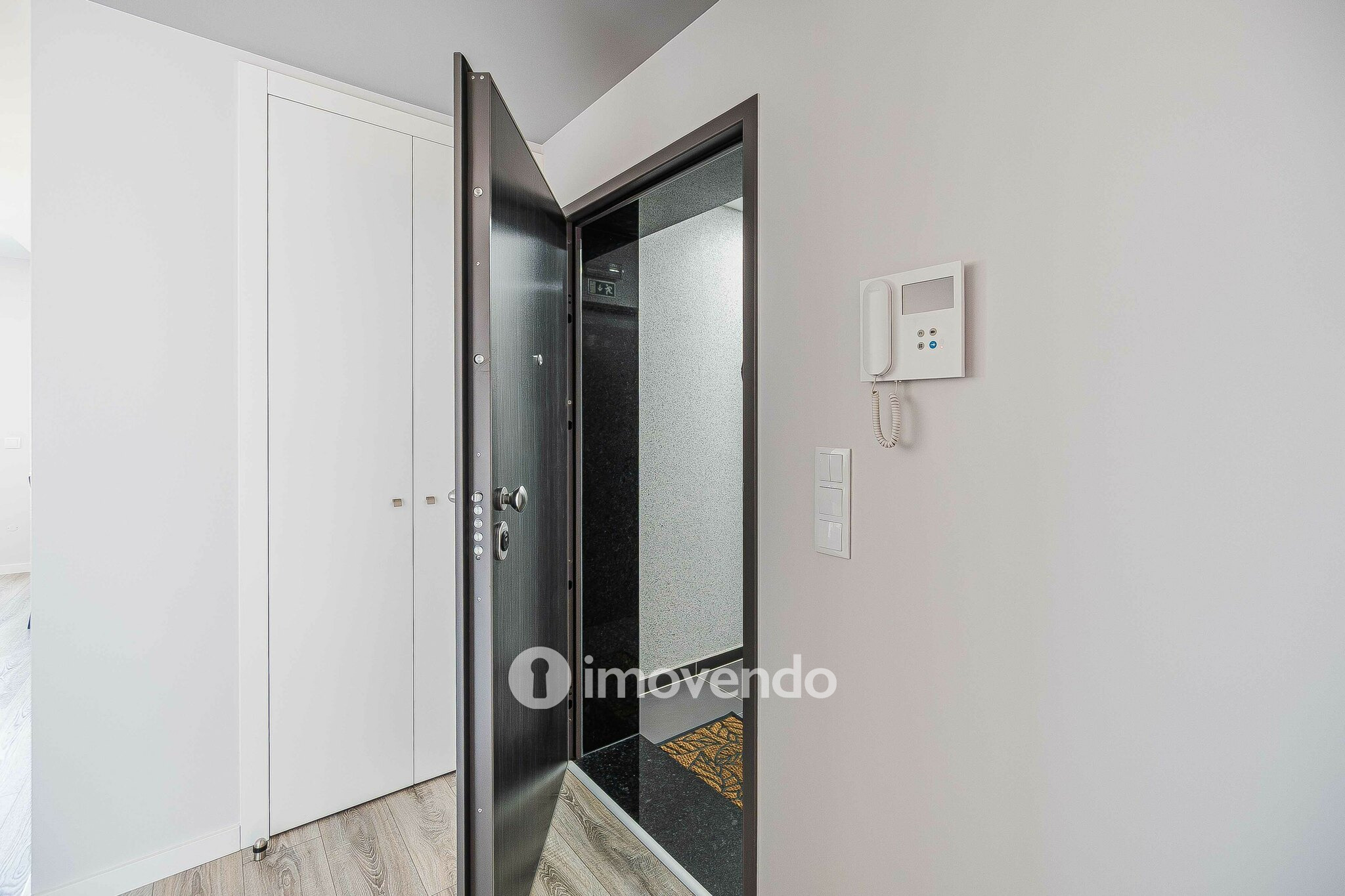Apartamento T3 exclusivo, com cozinha equipada e garagem, no Montijo