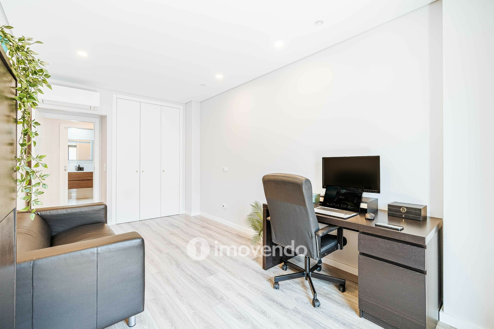 Apartamento T3 exclusivo, com cozinha equipada e garagem, no Montijo