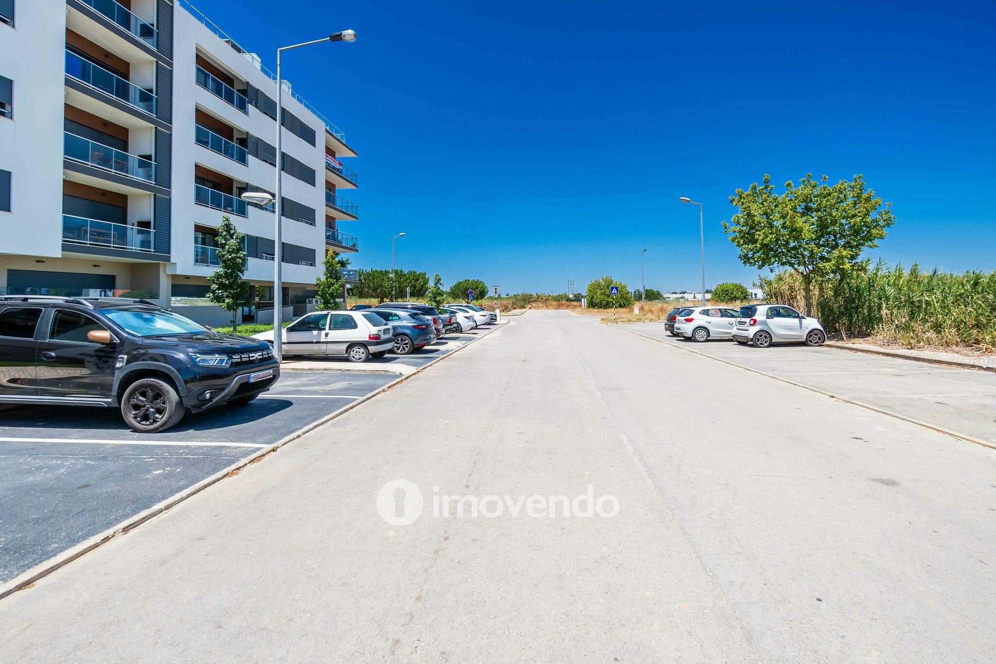 Apartamento T3 exclusivo, com cozinha equipada e garagem, no Montijo