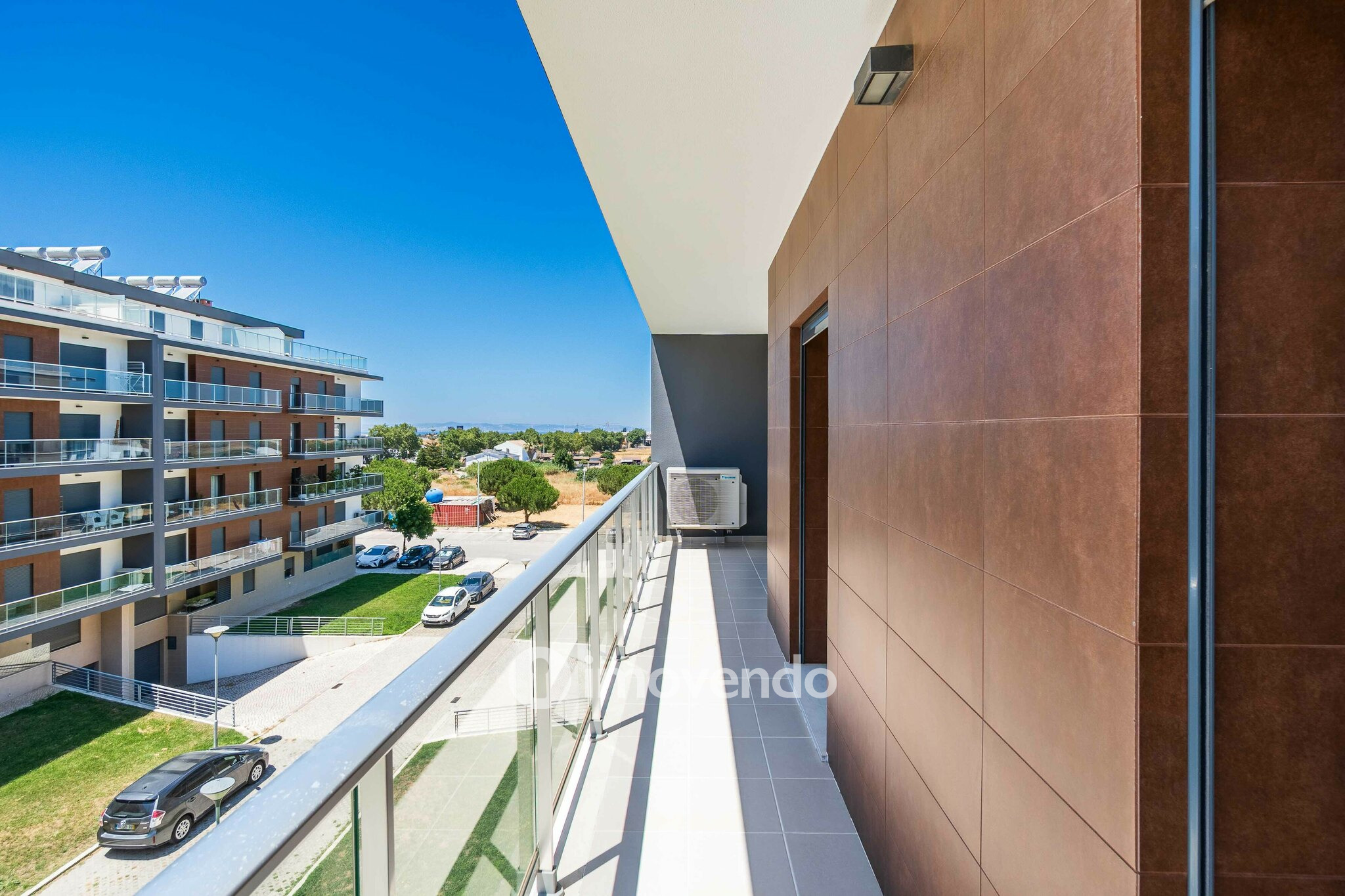 Apartamento T3 exclusivo, com cozinha equipada e garagem, no Montijo