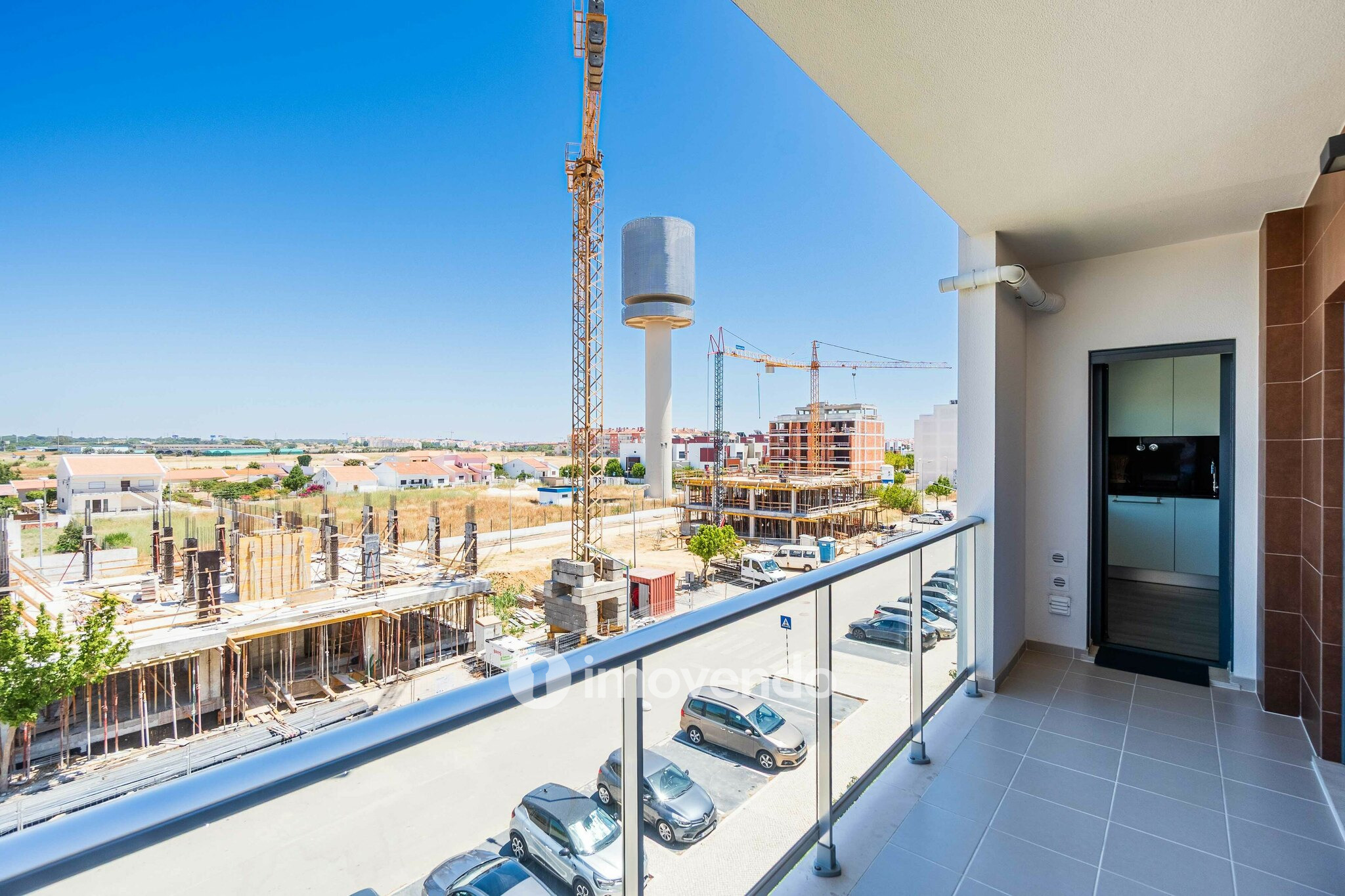 Apartamento T3 exclusivo, com cozinha equipada e garagem, no Montijo