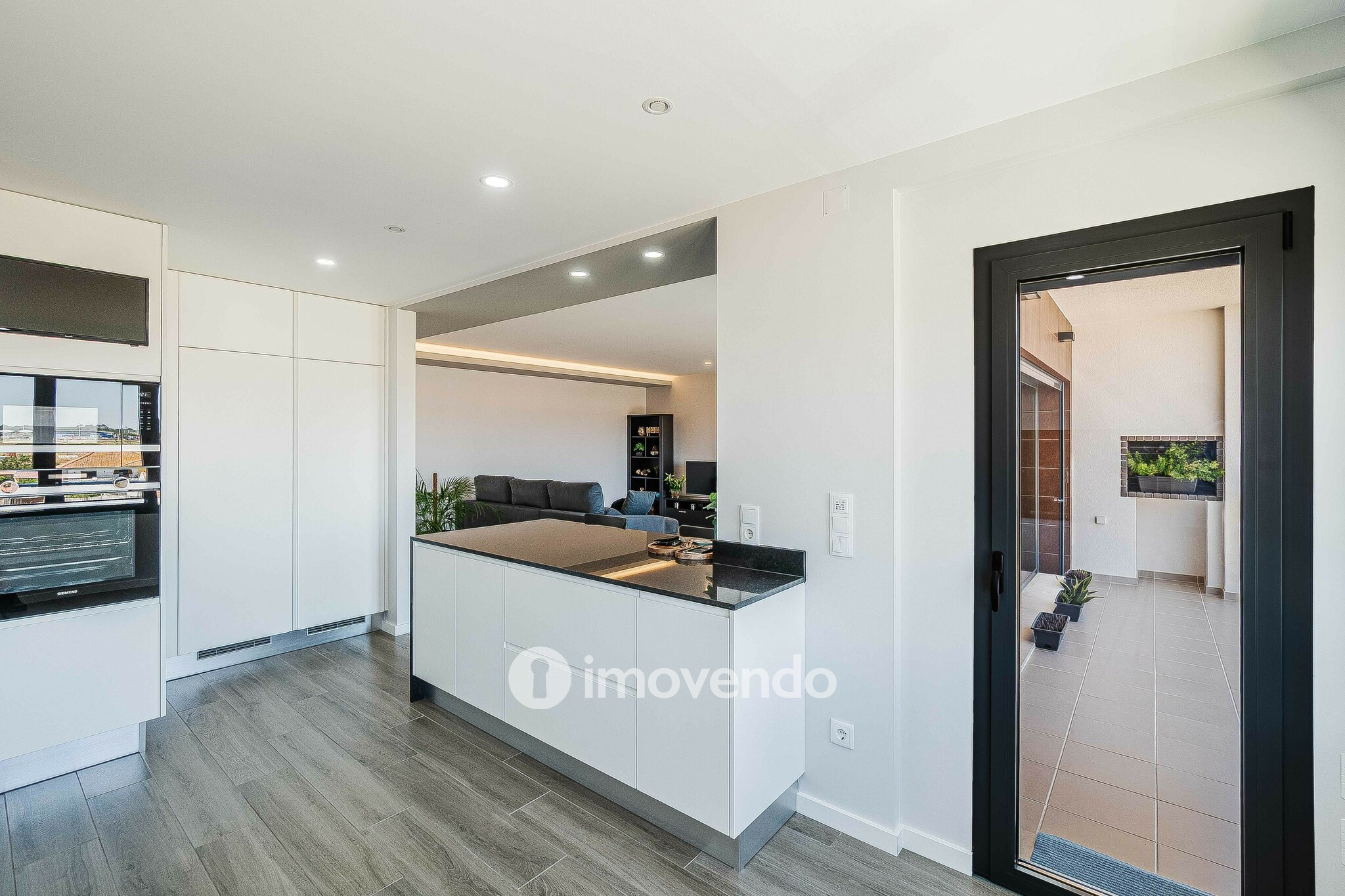 Apartamento T3 exclusivo, com cozinha equipada e garagem, no Montijo