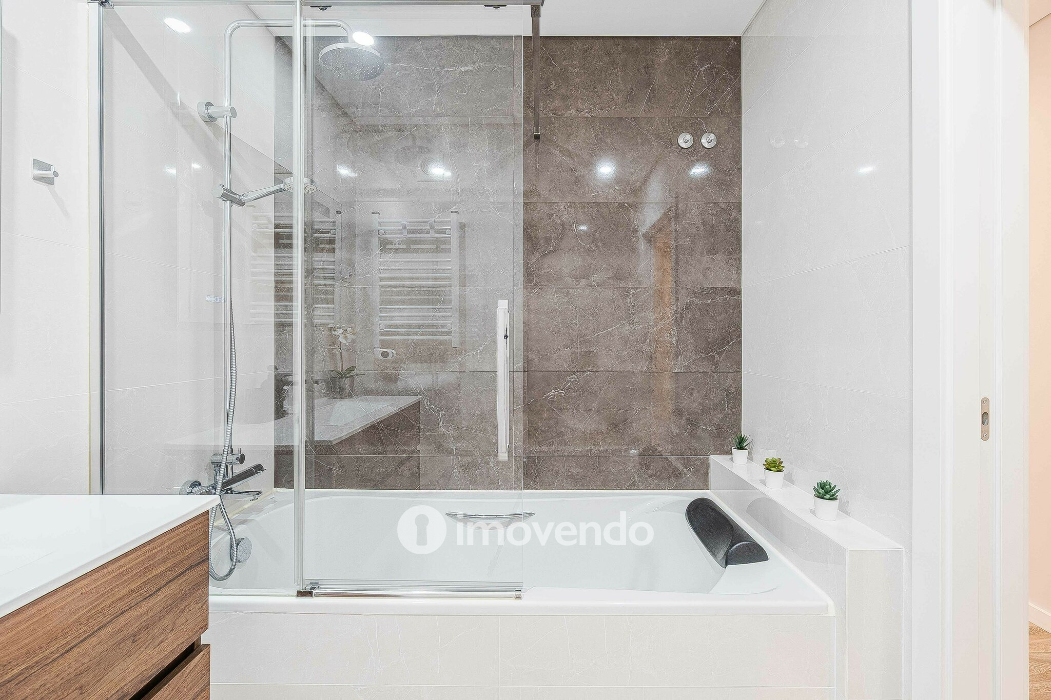 Apartamento T3 exclusivo, com cozinha equipada e garagem, no Montijo